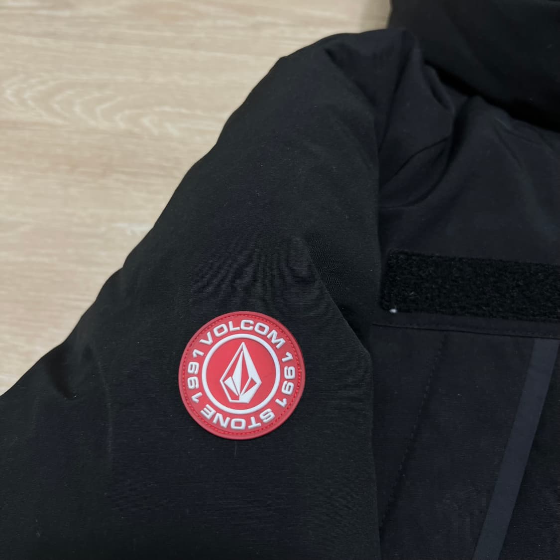 볼컴 덕다운 후드 와펜 파카 패딩 점퍼 [블랙] XL/105 상품이미지5