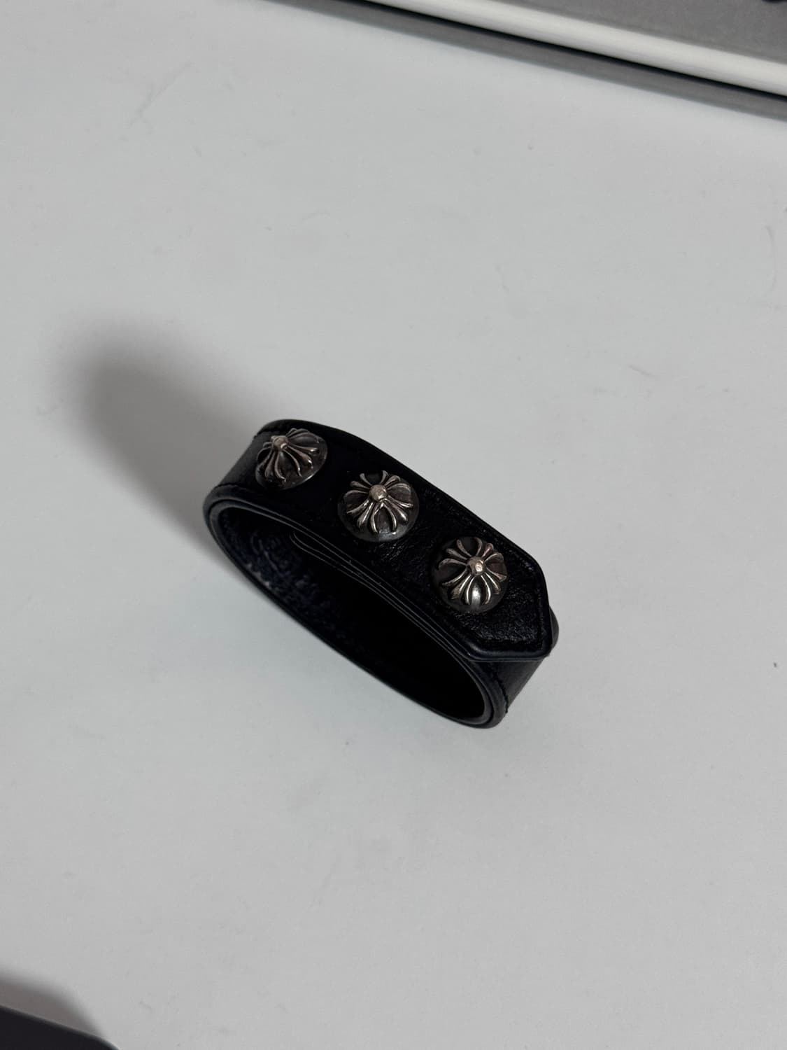 크롬하츠 3버튼 2스냅 레더 브레이슬릿 상품이미지1