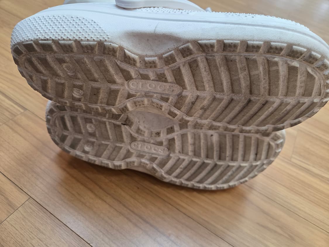 크록스 네오퍼프 부츠입니다
- 색상은 흰색입니다
- 사이즈는 M11입니다 상품이미지7