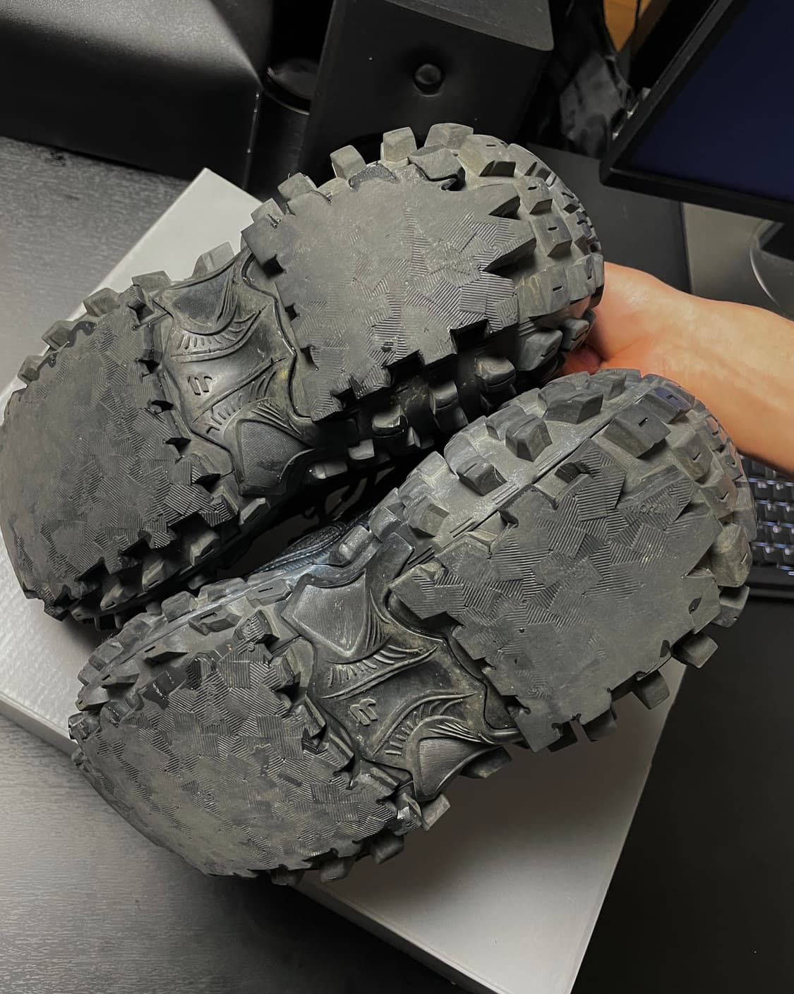 발렌시아가 디펜더 42 블랙 상품이미지3