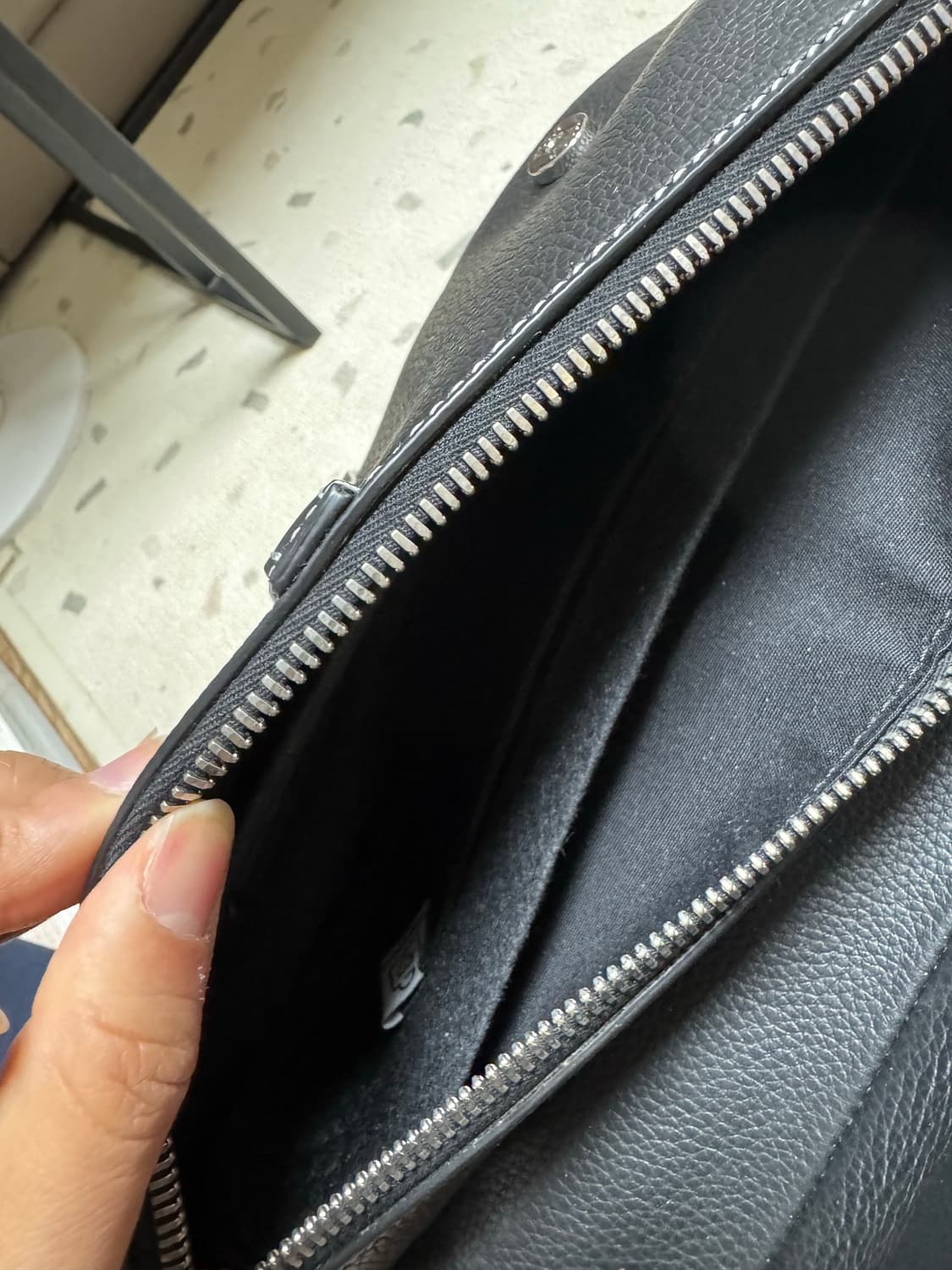 디올 스티치 새들백  팝니다 상품이미지4