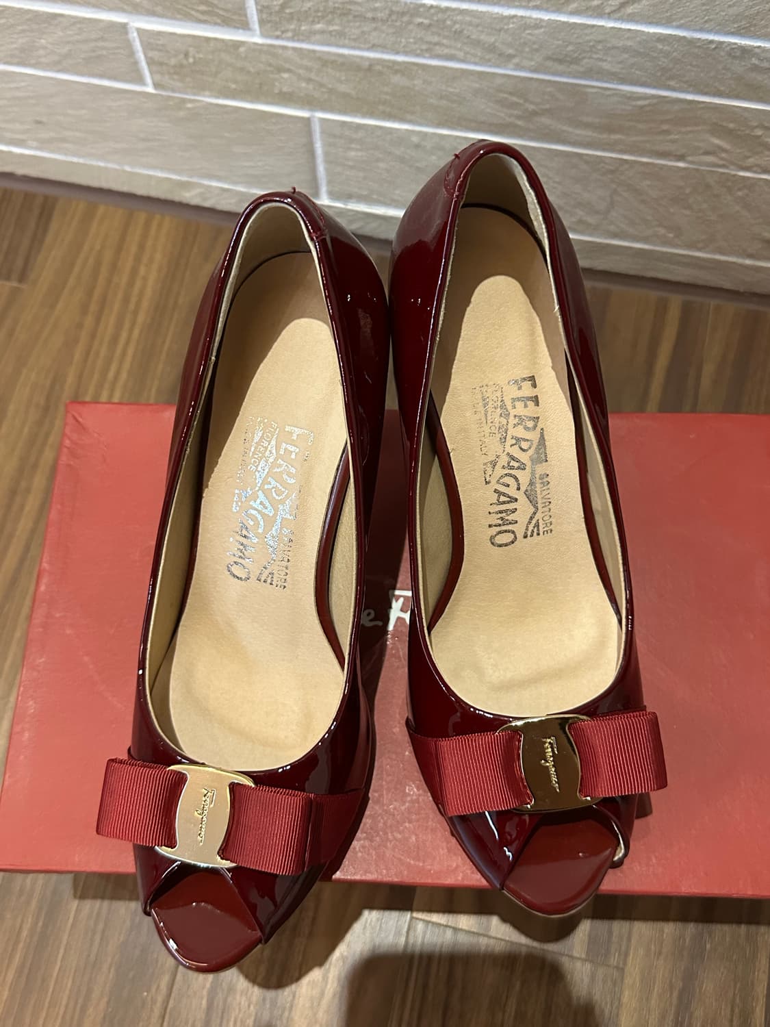 페레가모 버건디 펌프스  상품이미지4