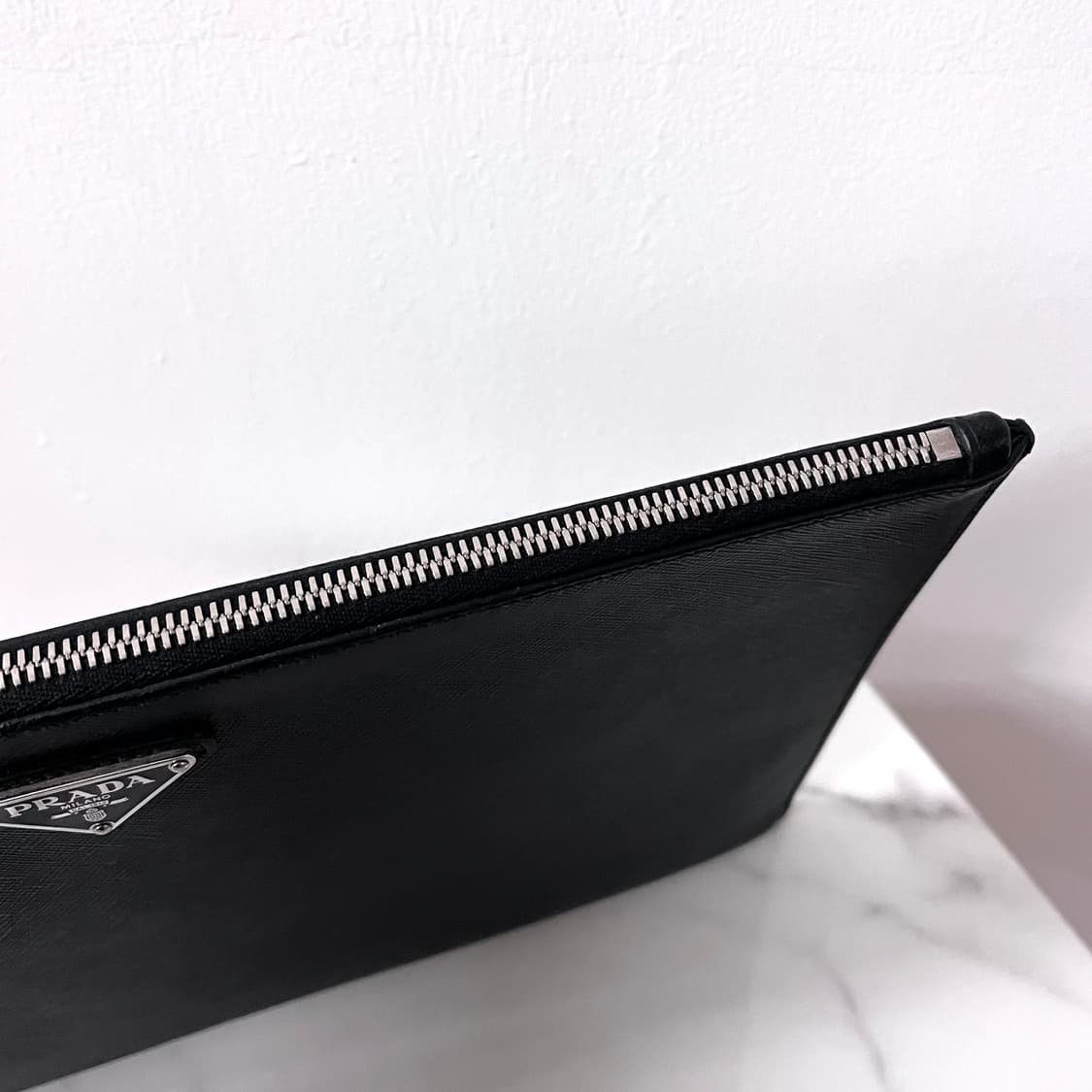 [A급/정품] 프라다 삼각로고 클러치 백 블랙 상품이미지6