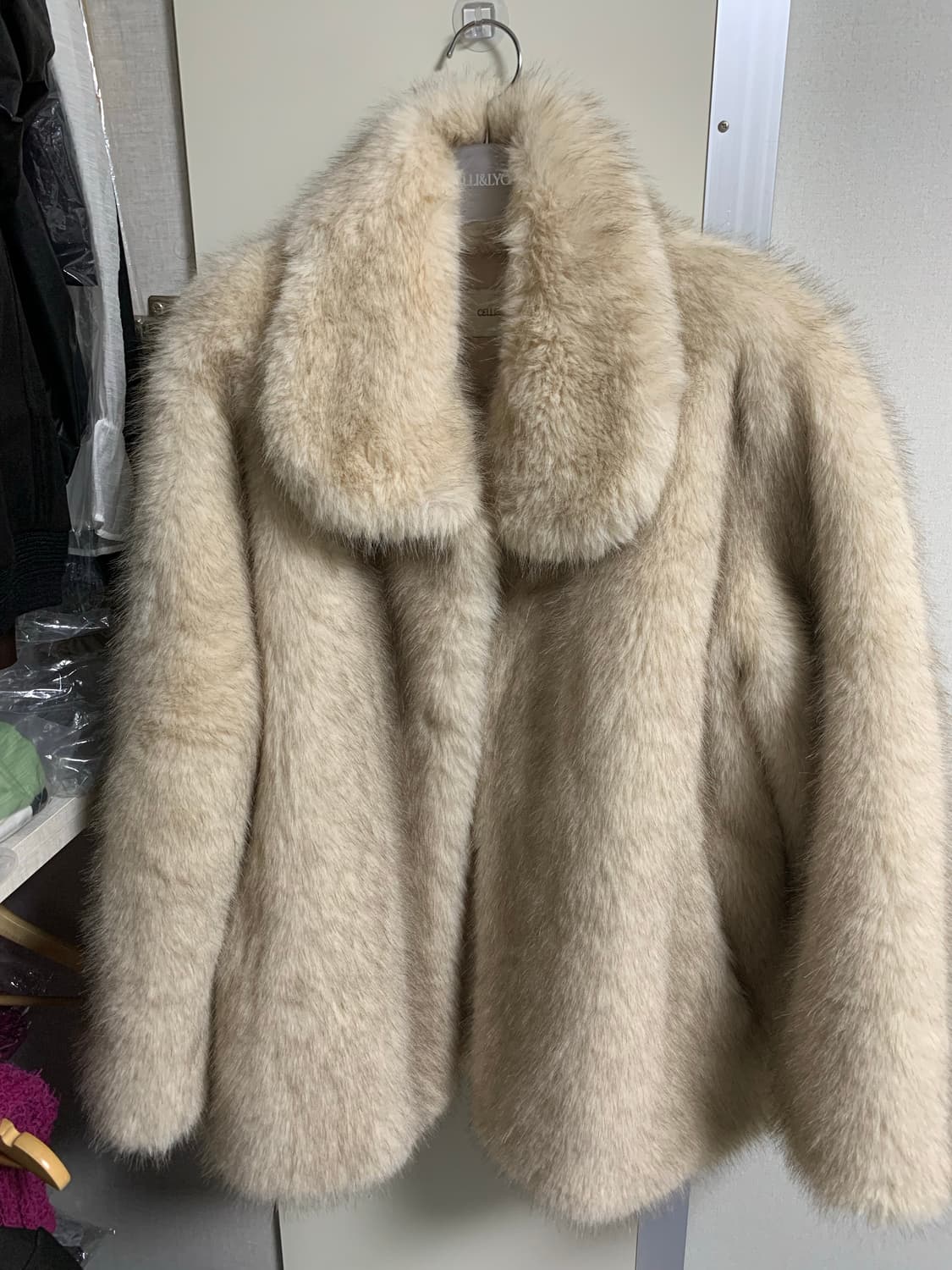 셀리앤리옹 블레어 퍼자켓 섹시퍼 1번 입음 상품이미지3