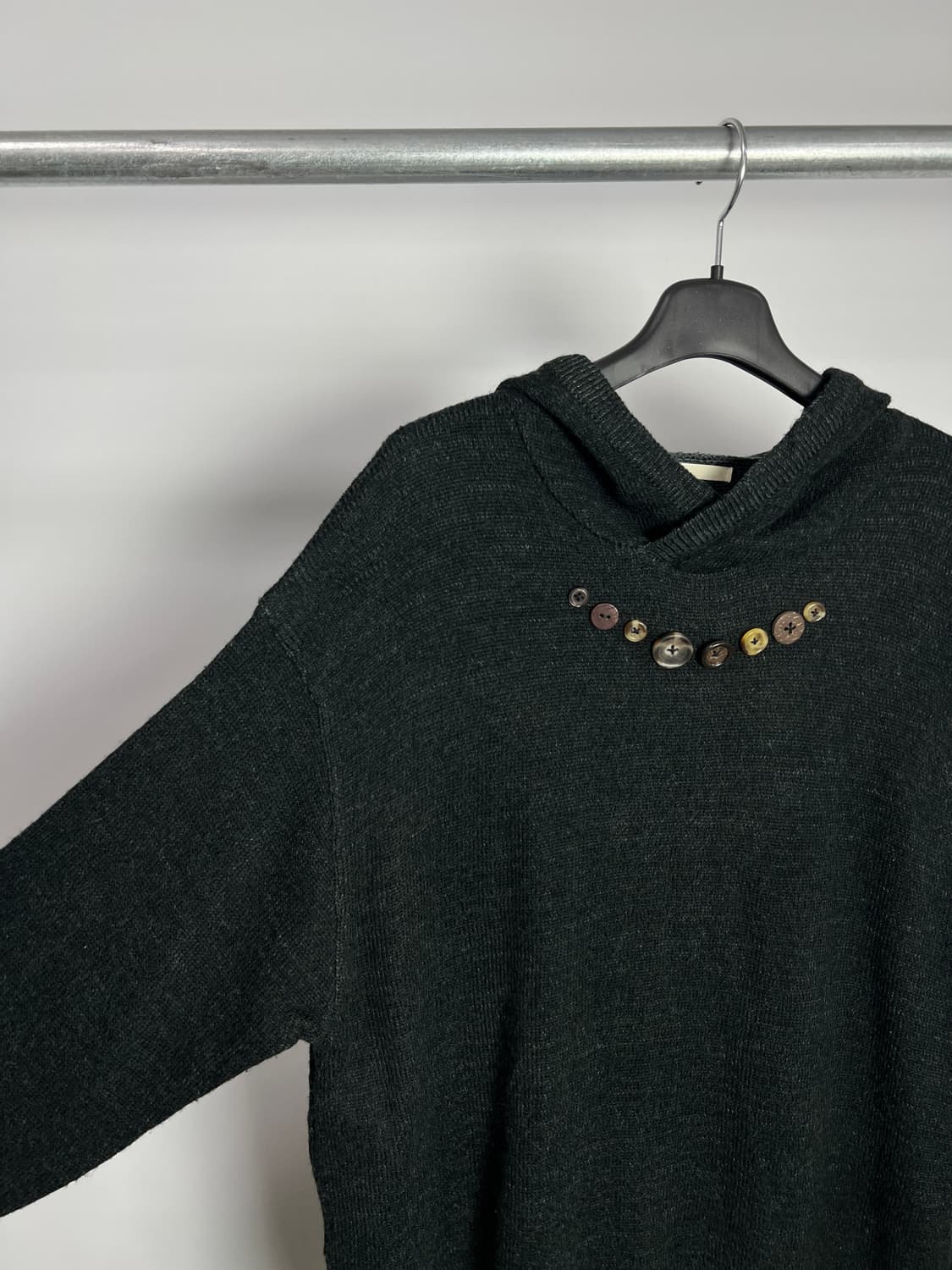 GU 버튼 커스텀 니트 후드 상품이미지5