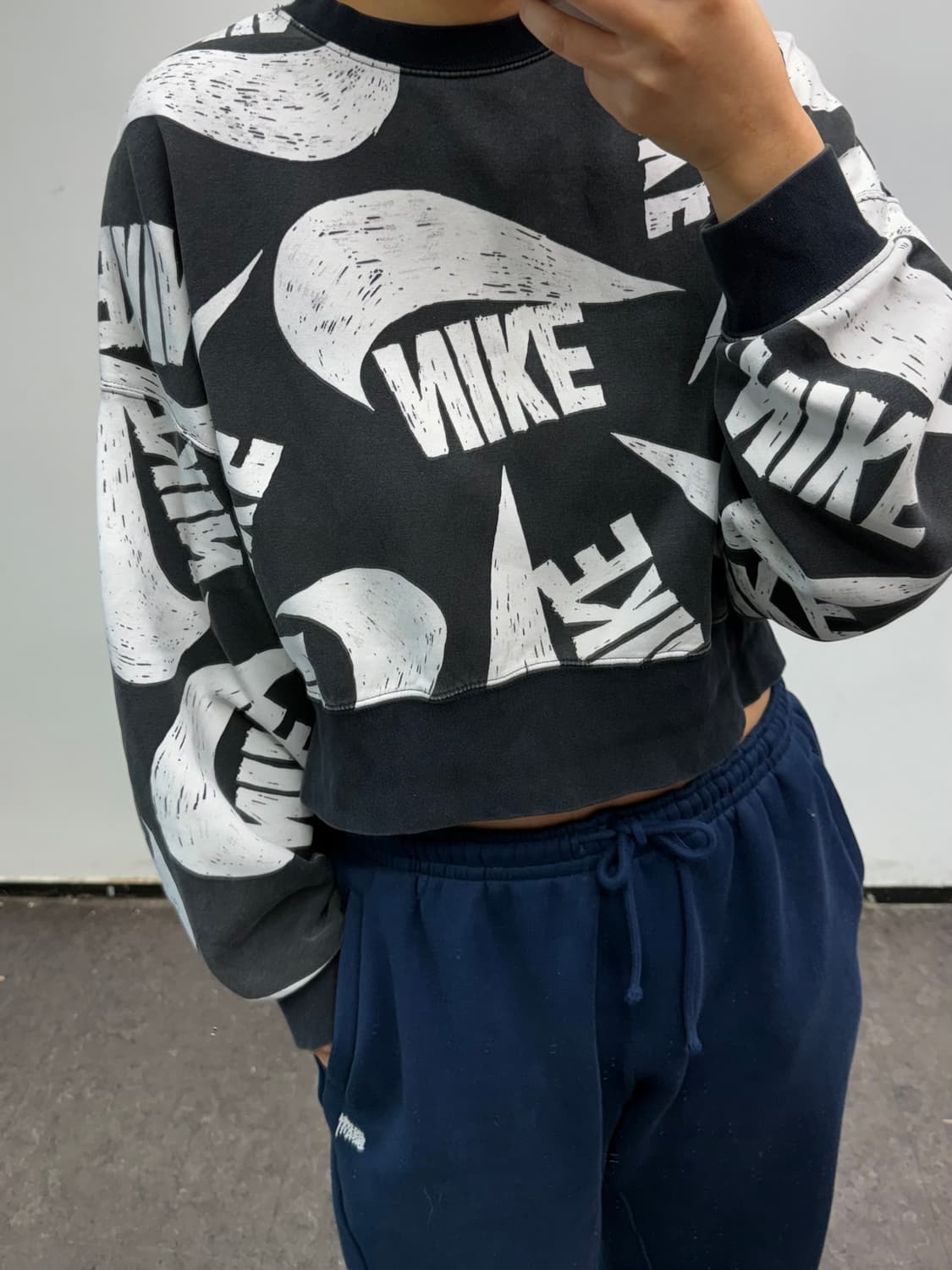 [M] 나이키 프린팅 크롭 맨투맨 상품이미지1