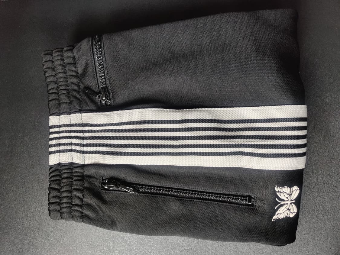 니들스 트랙팬츠 네로우핏 검흰 s사이즈 상품이미지5