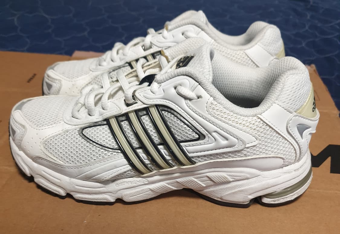 아디다스 리스폰스 CL 화이트 코어 블랙 데일리 런닝화 (235) 상품이미지3