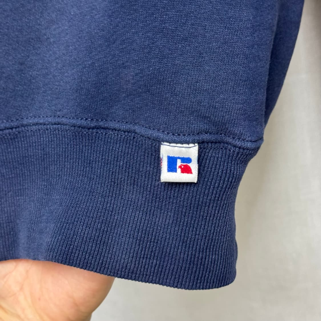 M) 러셀 희귀 썬패이딩 네이비 맨투맨 상품이미지4