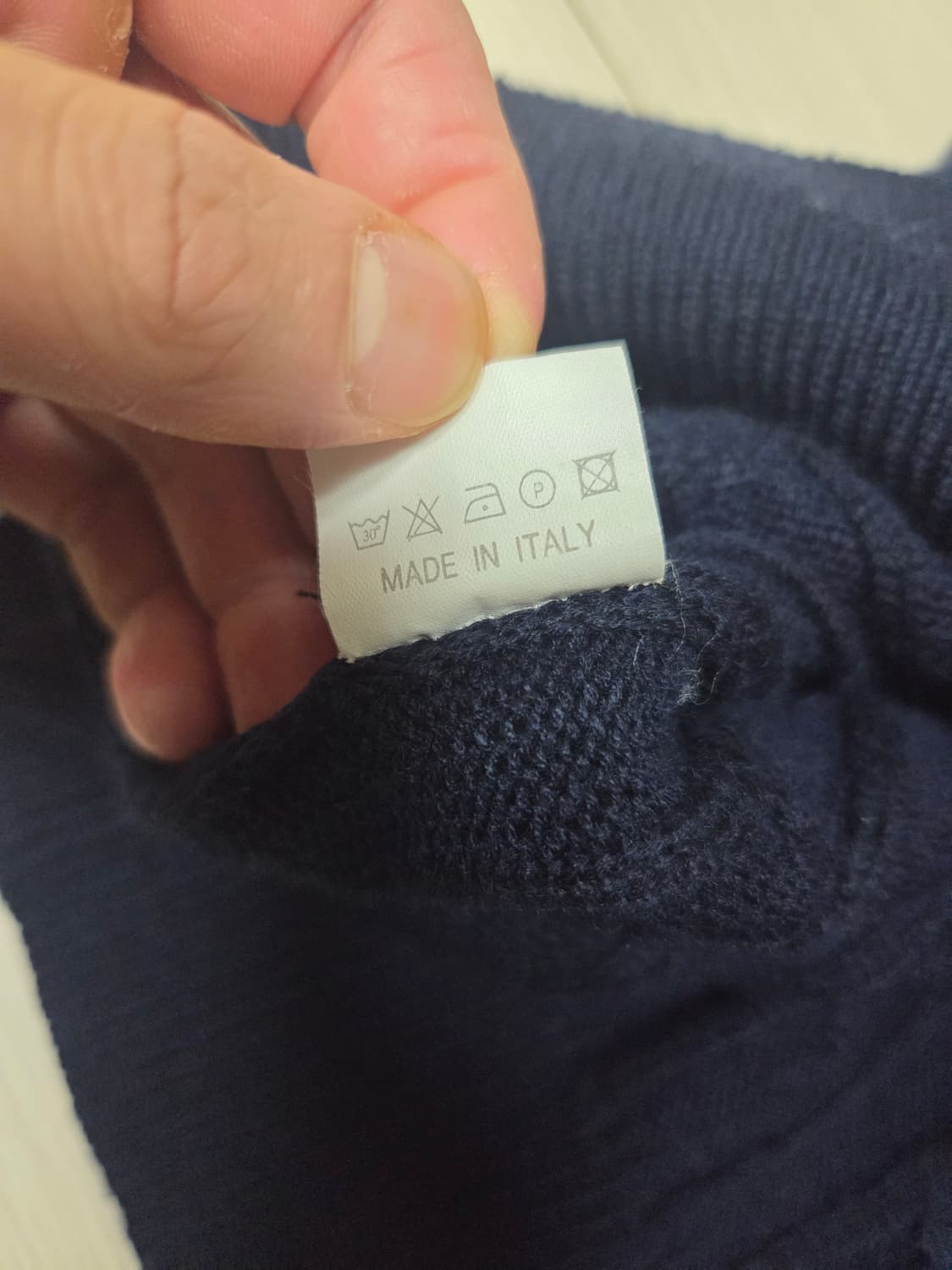 베르사체 클래식 V2 케이블 폴로 니트 상품이미지8