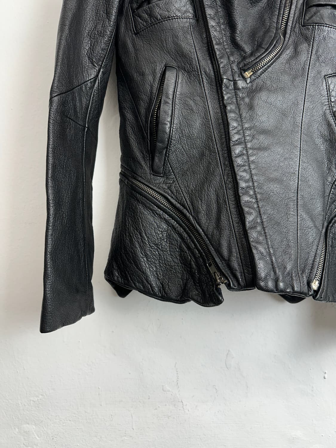 Asymmetric Lambskin High-Neck Multi-Zip  상품이미지6