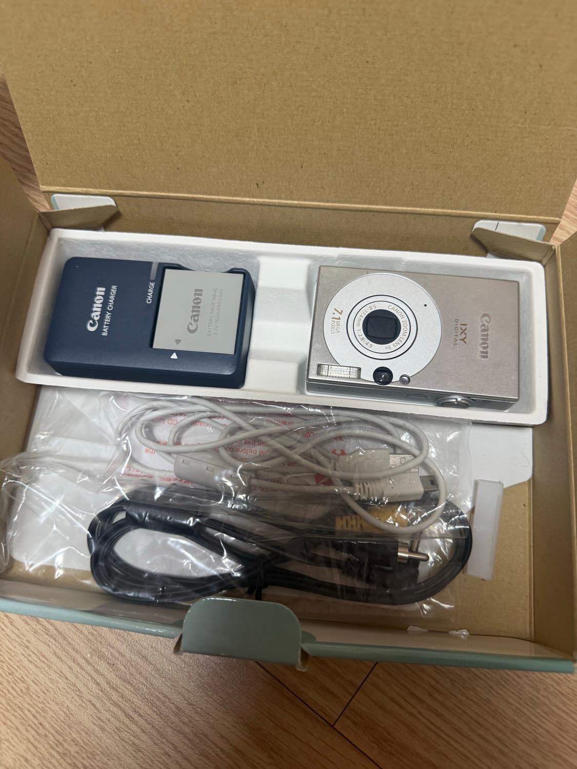 캐논 ixy10 (ixus70) 상태좋음, 박스, 충전기 포함 빈티지디카 상품이미지3