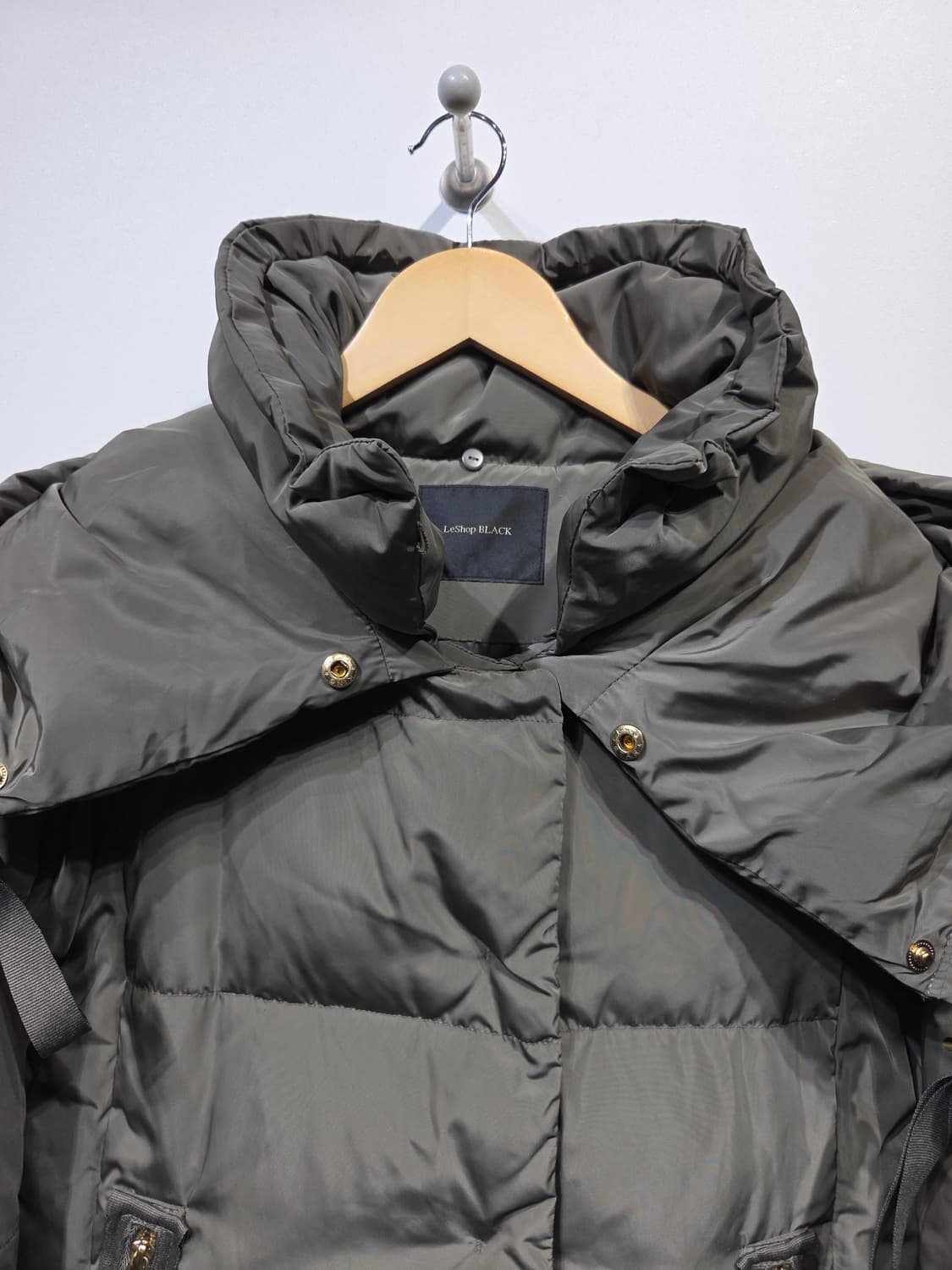 LeShop BLACK 르샵 블랙 볼륨 넥 덕다운 숏패딩 상품이미지3