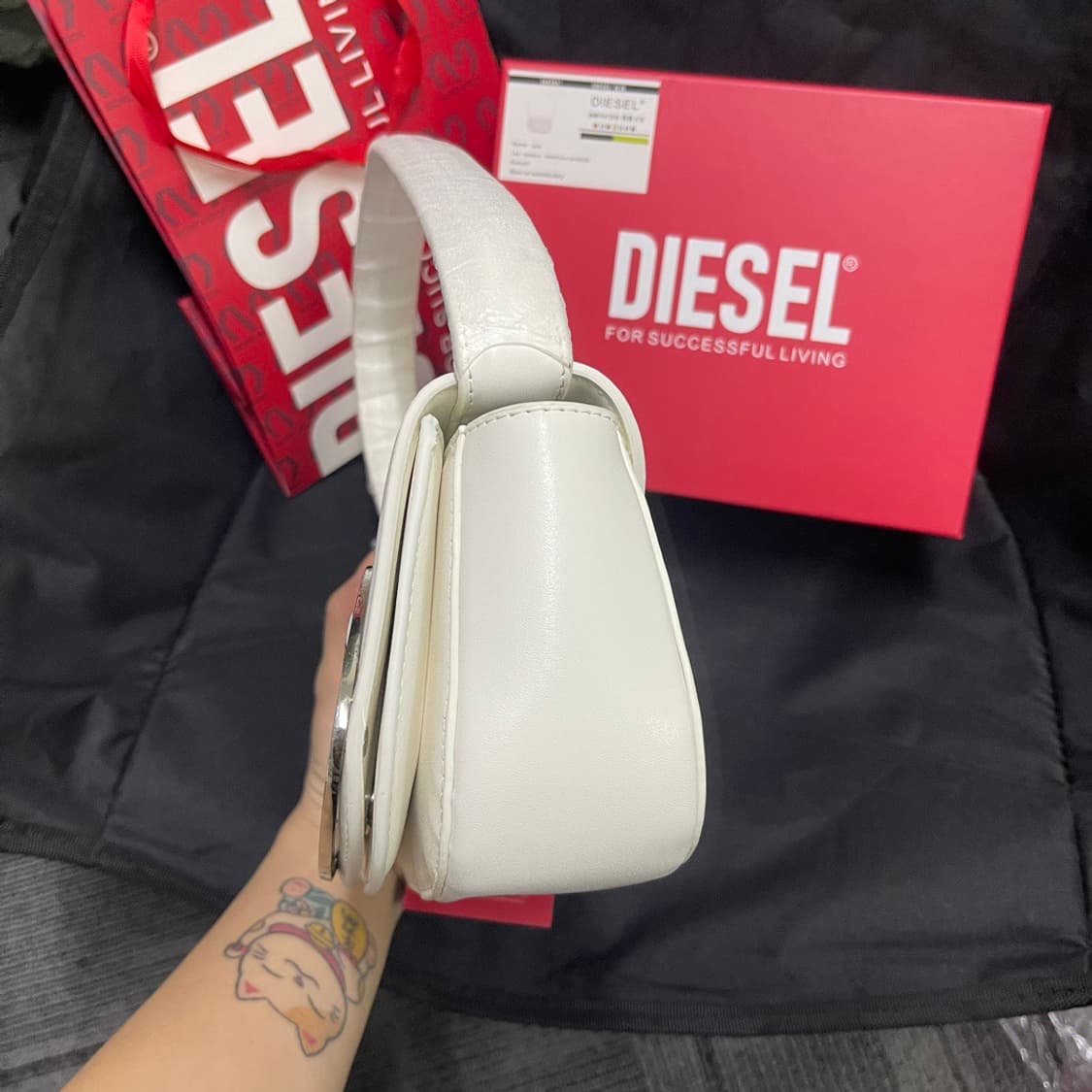 디젤 1DR 숄더백 인 나파 레더 블랙 상품이미지4