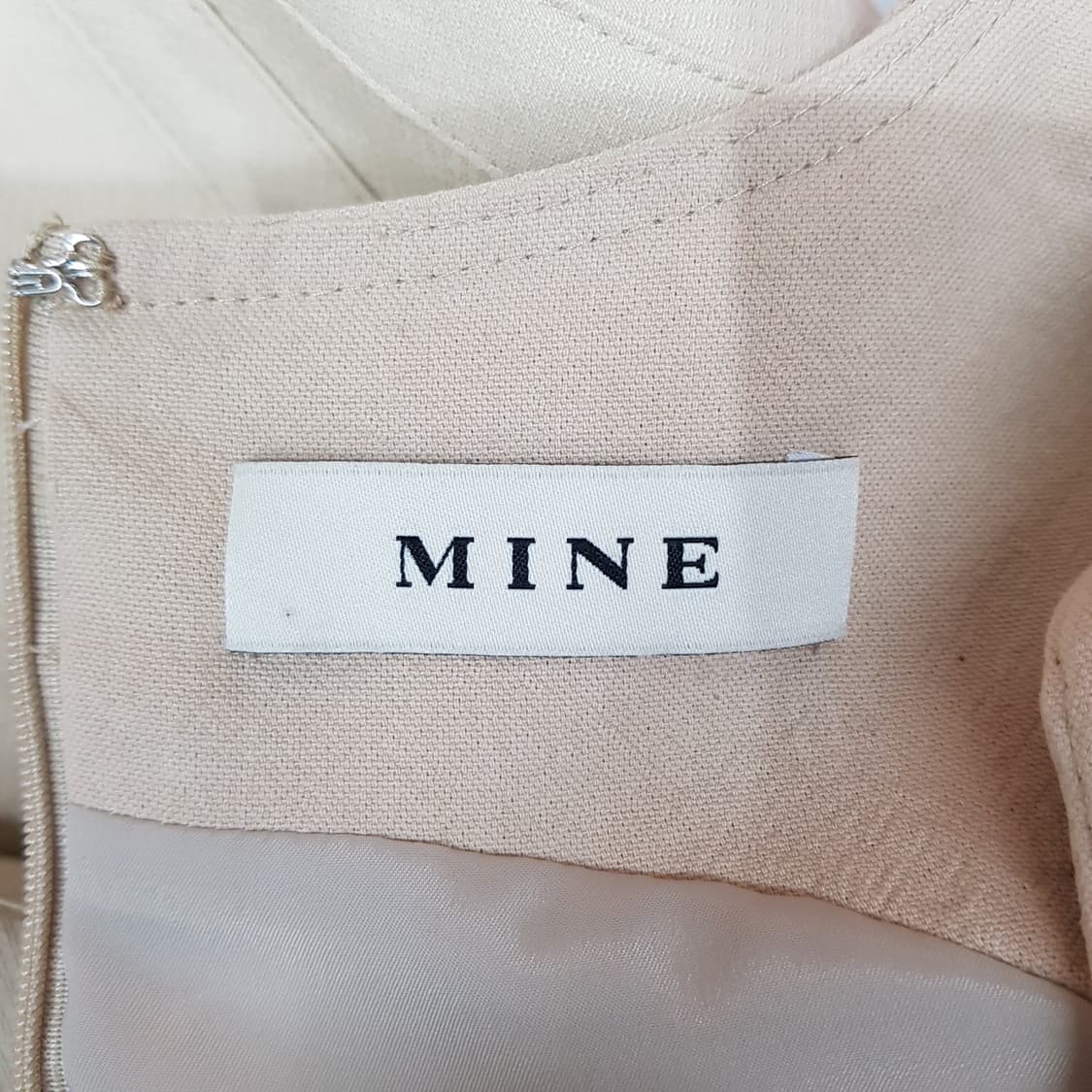 한섬 마인 2022 브이넥 집업 원피스 82-94-160사이즈 상품이미지7