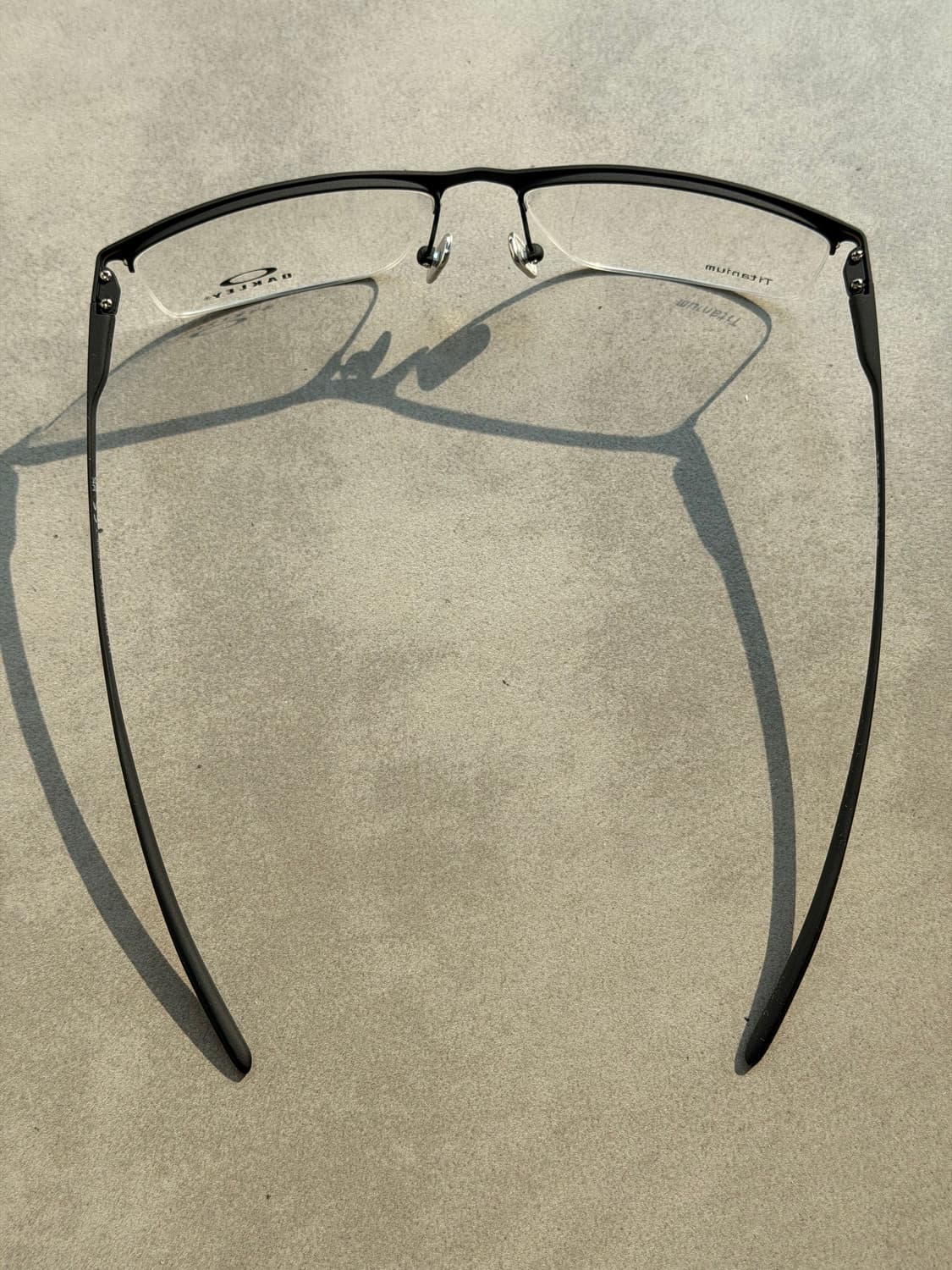 Oakley TIE BAR 0.5 젠슨황 반무테 안경 상품이미지3