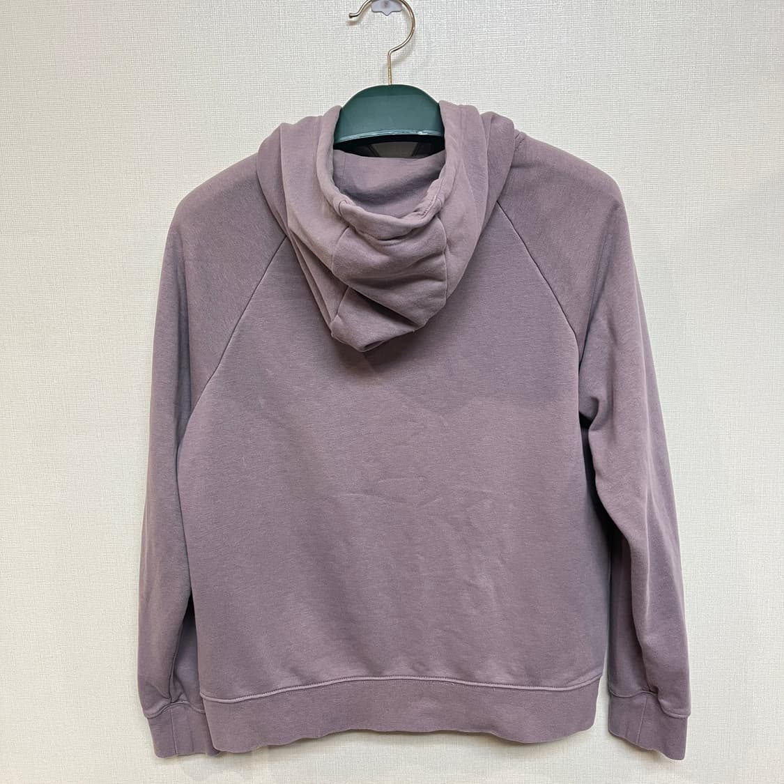 (여성 L) 나이키 우먼 메탈릭 필링 스우시 센터로고 더블포켓 후드티셔츠 상품이미지3