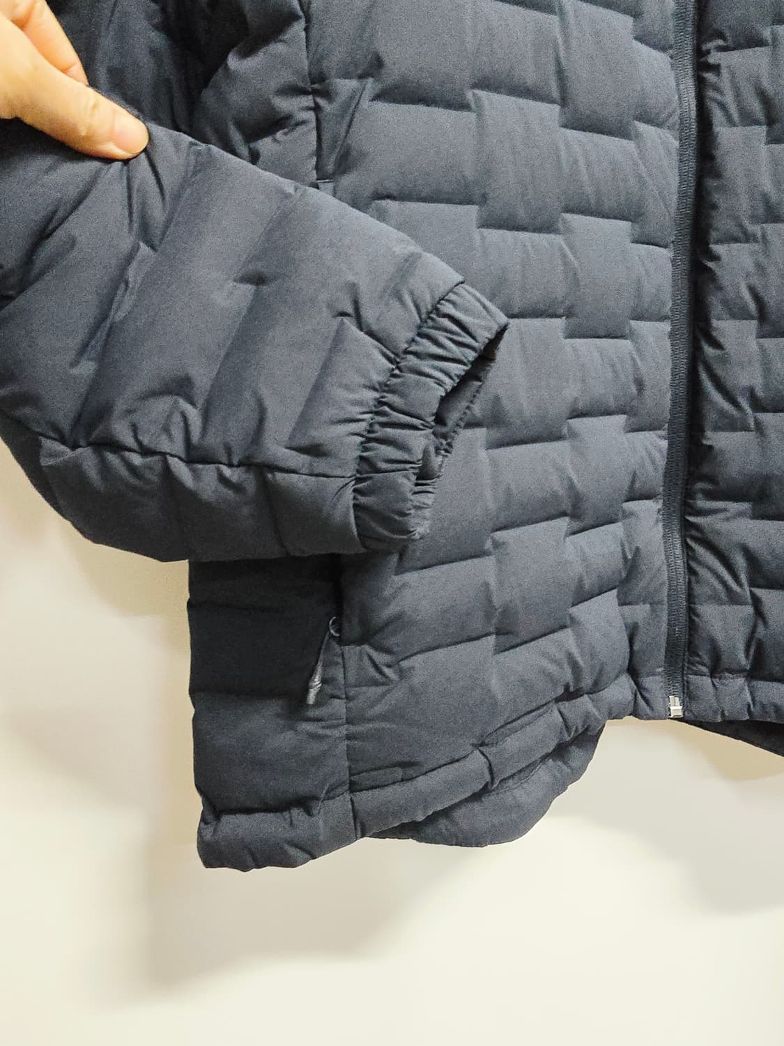 블랙야크 펜타튜브경량 구스패딩 네이비 상품이미지3