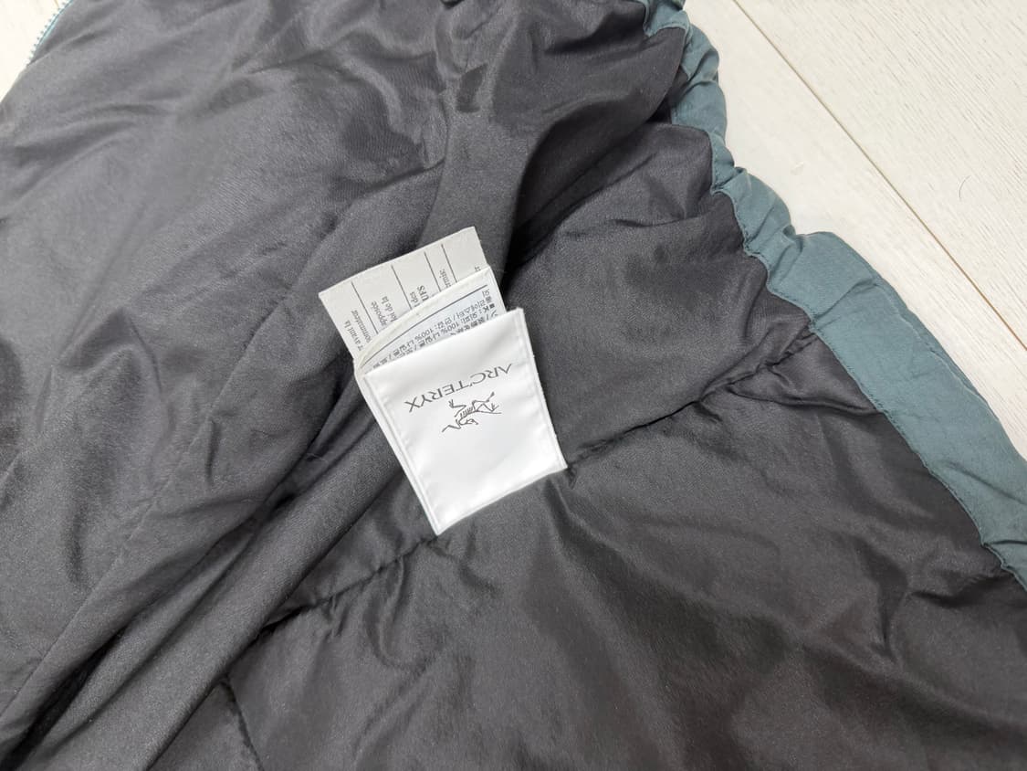 아크테릭스 아톰 AR   M 사이즈  기름 얼룩조차 없습니다  상태 9. 상품이미지4