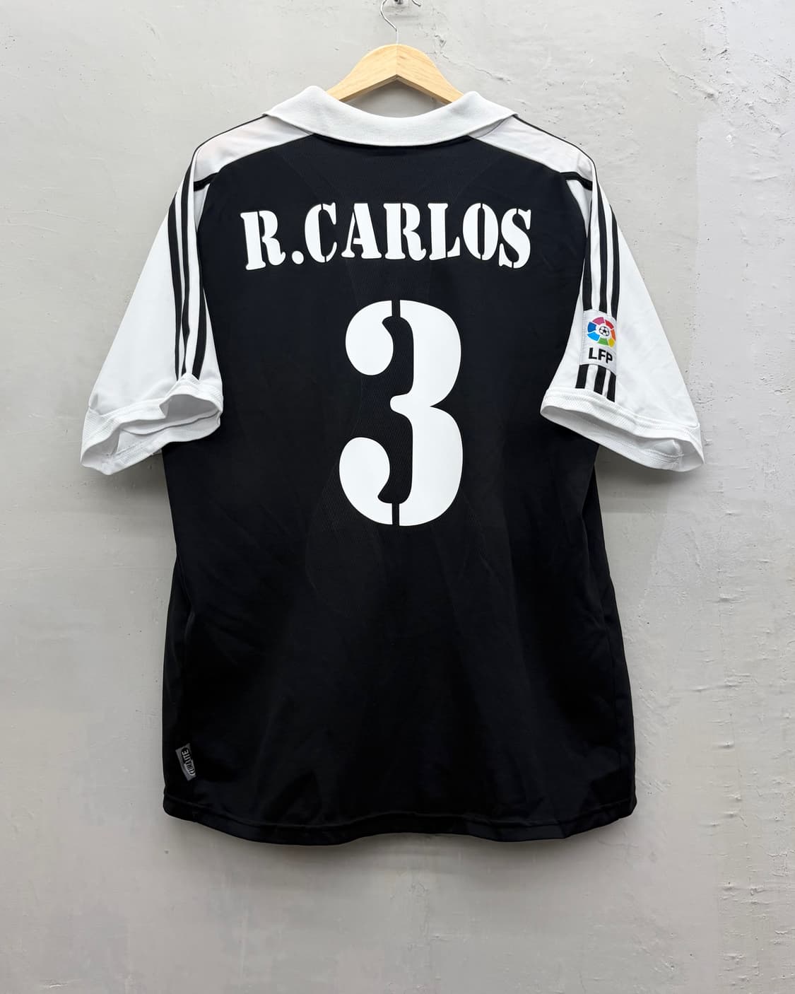 아디다스 01-02 레알 마드리드 어웨이 리그킷 호베르투 카를루스 상품이미지1