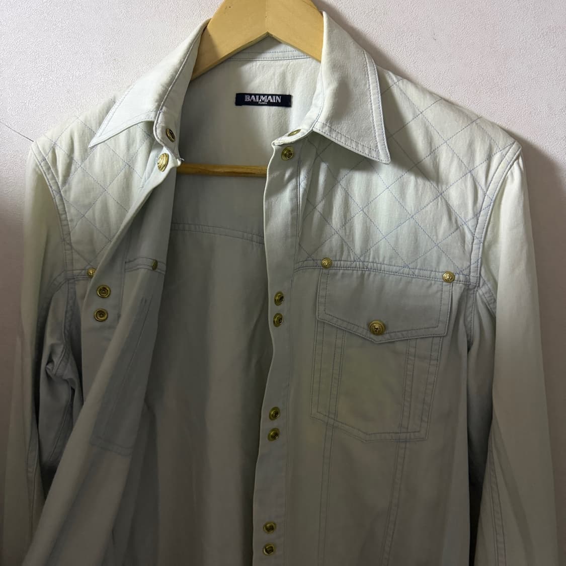 발망 퀄팅 데님 디테일 투포켓 셔츠 38 (여성 66까지) 상품이미지4