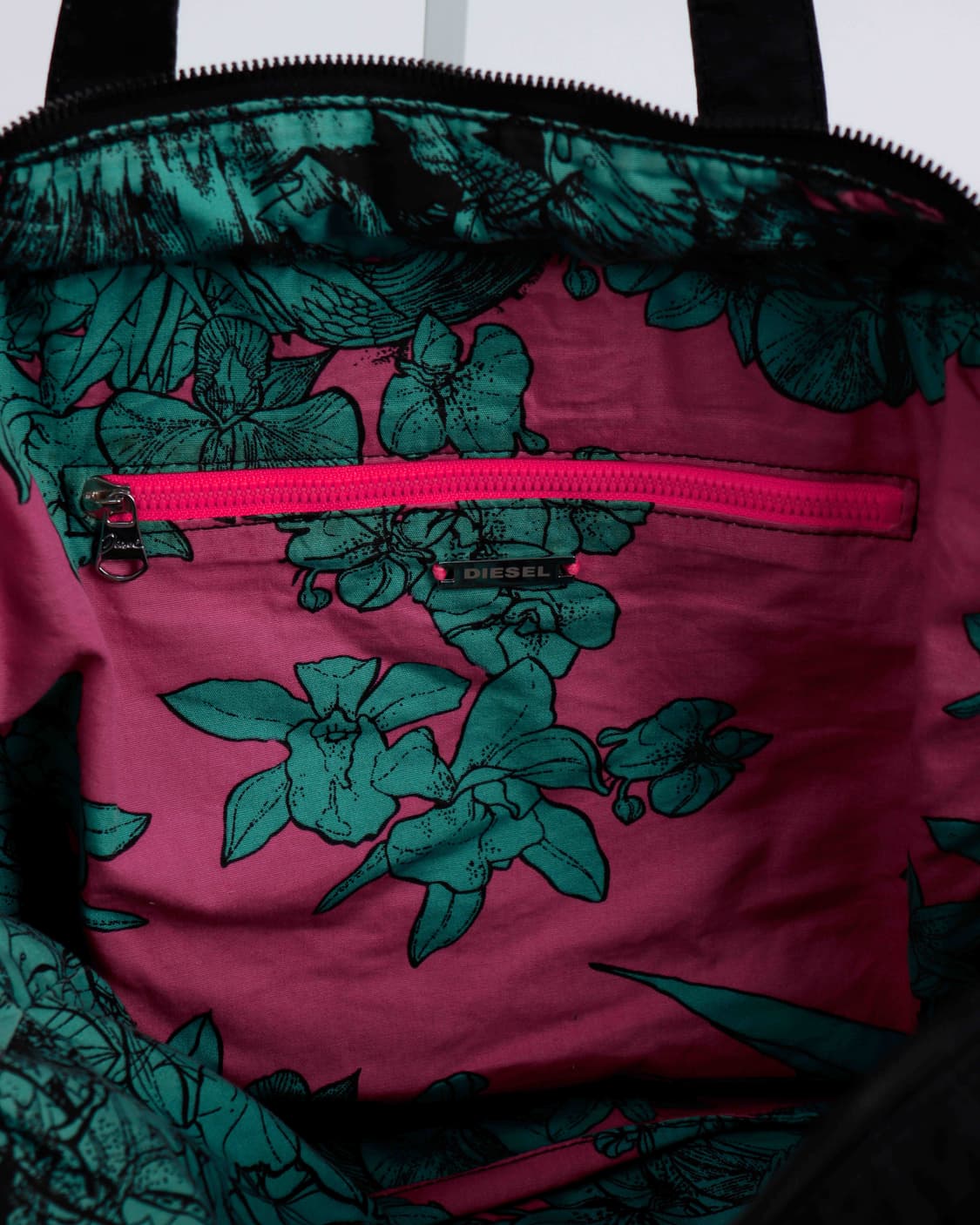 [DIESEL] 플라워 패턴 라이닝 블랙 코튼 숄더백 상품이미지7