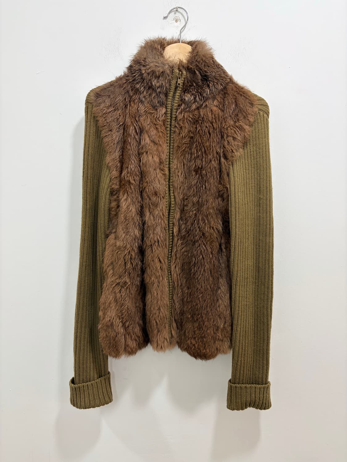 Saucy 브라운 래빗퍼 니트 자켓  상품이미지5