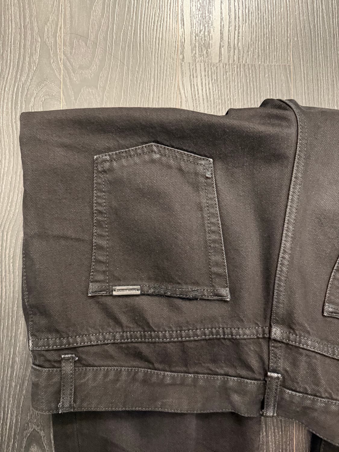 생로랑 스트레이트 핏 블랙 데님 33 상품이미지6