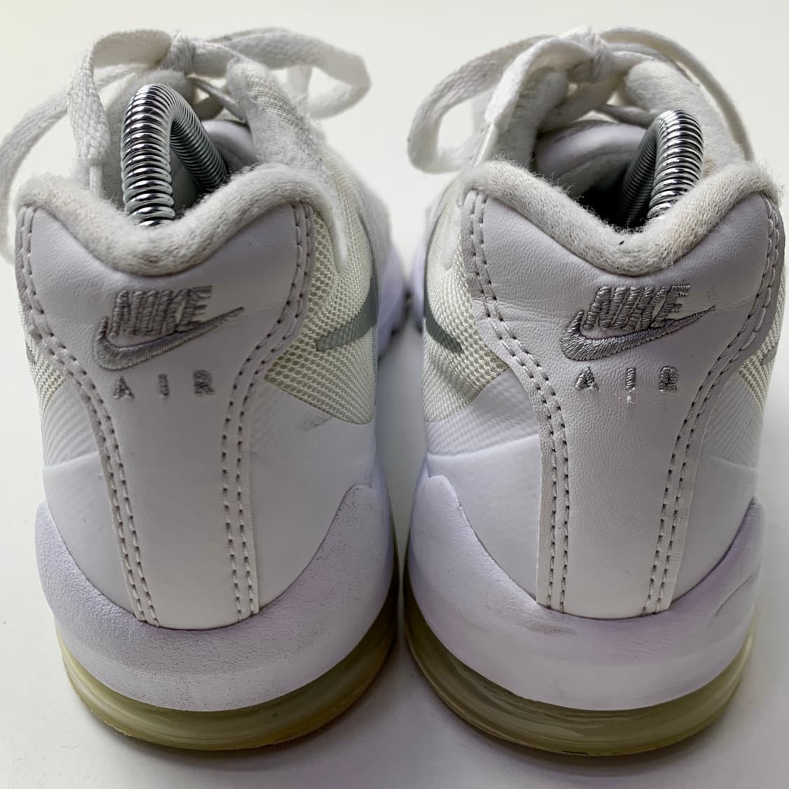 [245/정품] 나이키 에어맥스 인비고 여성 운동화 신발
 상품이미지5