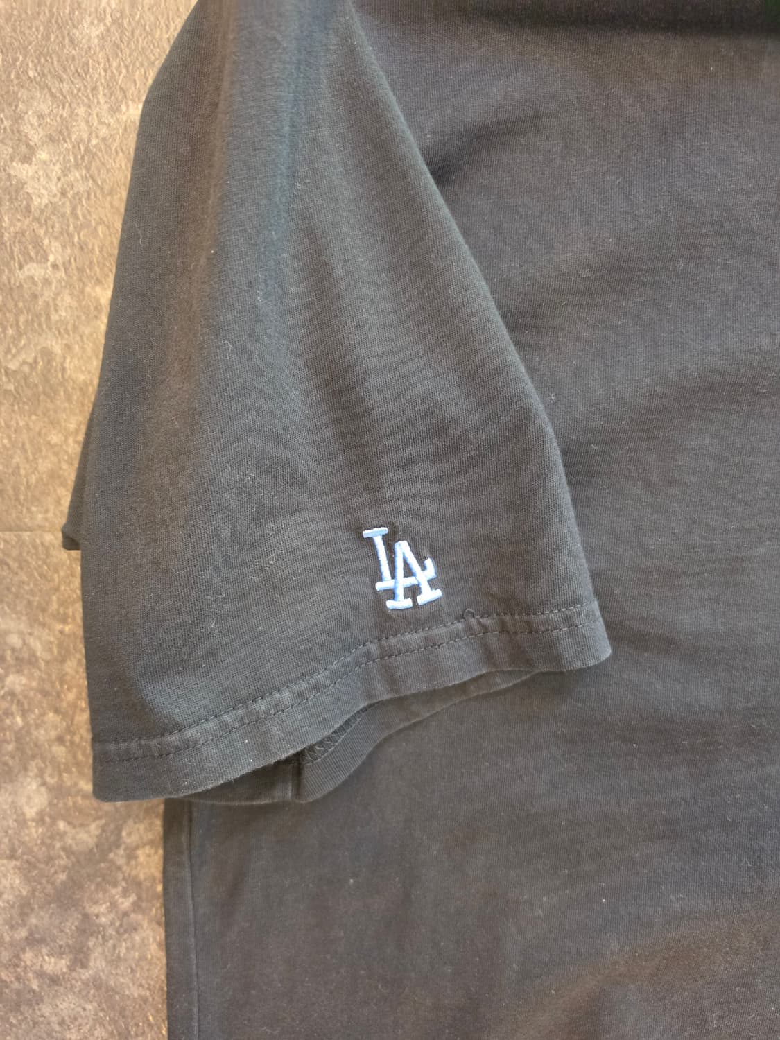 [MLB] LA 다저스 게임 컨트롤러 픽셀 백프린팅 반팔 티셔츠 상품이미지4