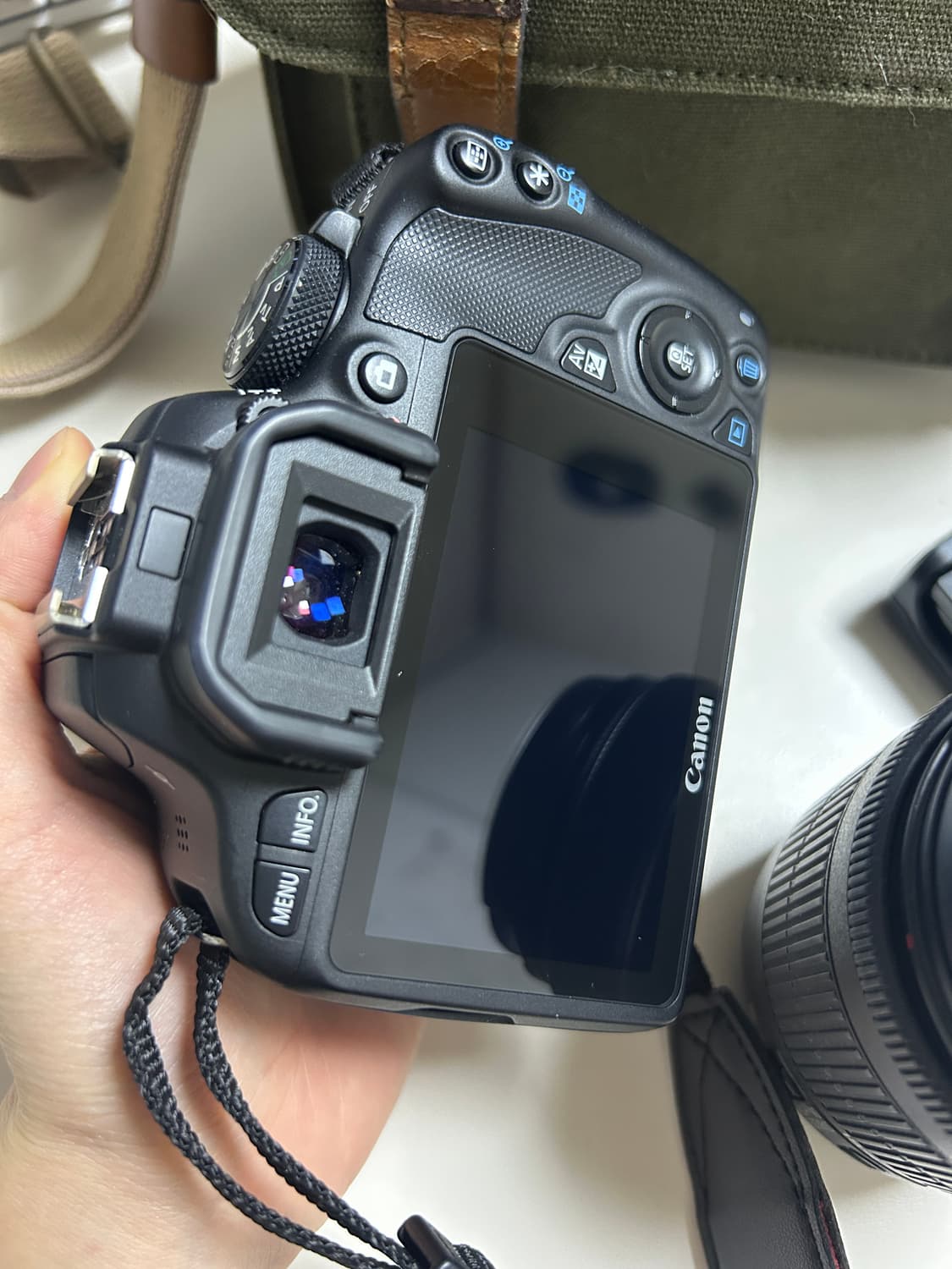 캐논 eos100d (본체,줌렌즈,배터리,충전기,가방) 상품이미지2