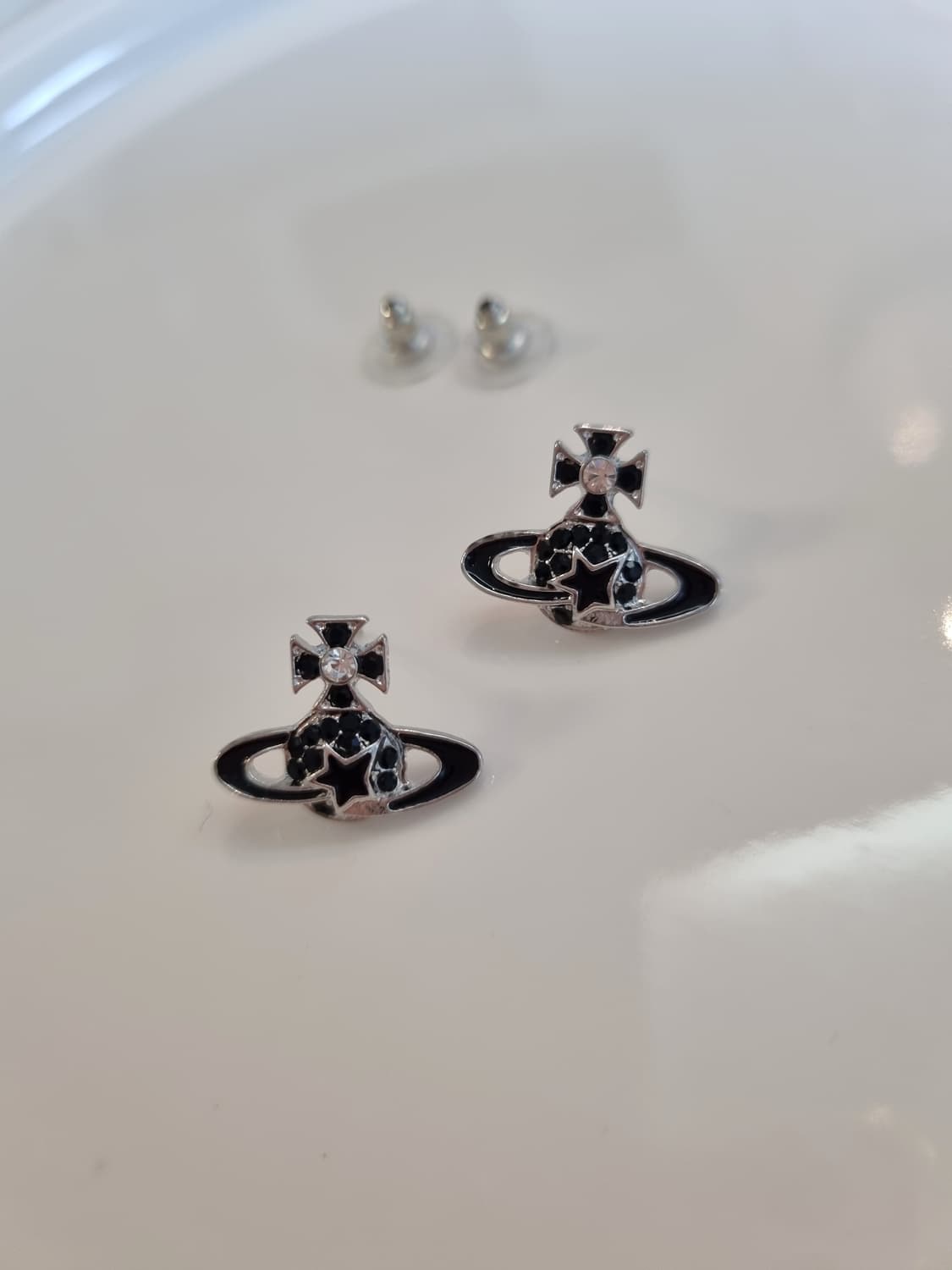 비비안웨스트우드 업사이클링 블랙스타 귀걸이 상품이미지4