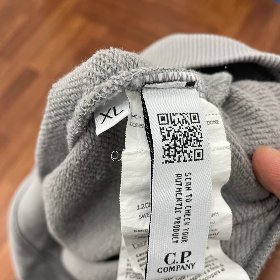 CP컴퍼니 맨투맨 상품이미지5