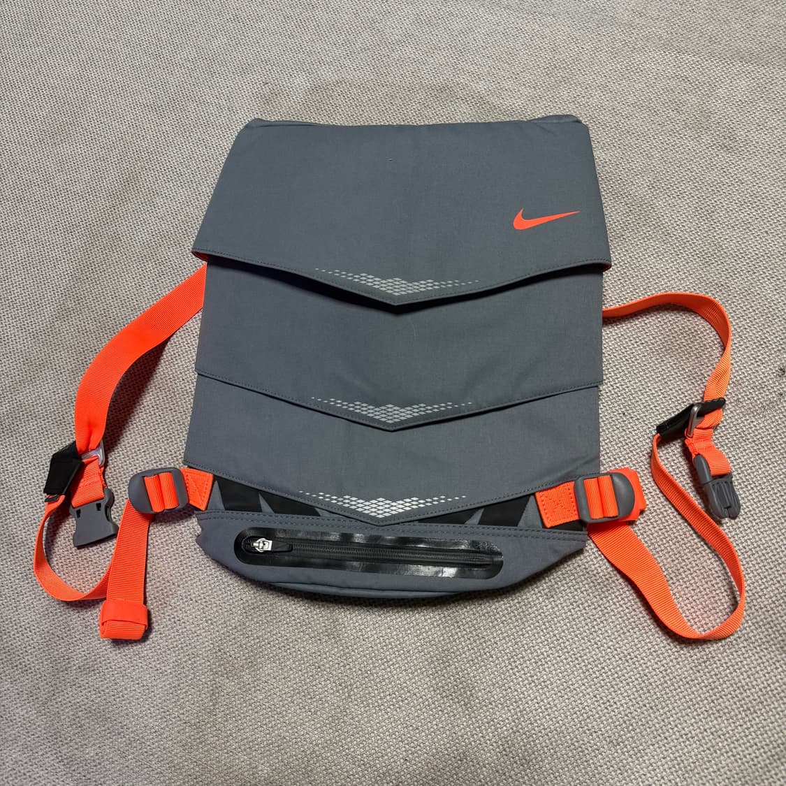 나이키 00s 모그 볼트 백팩 상품이미지1