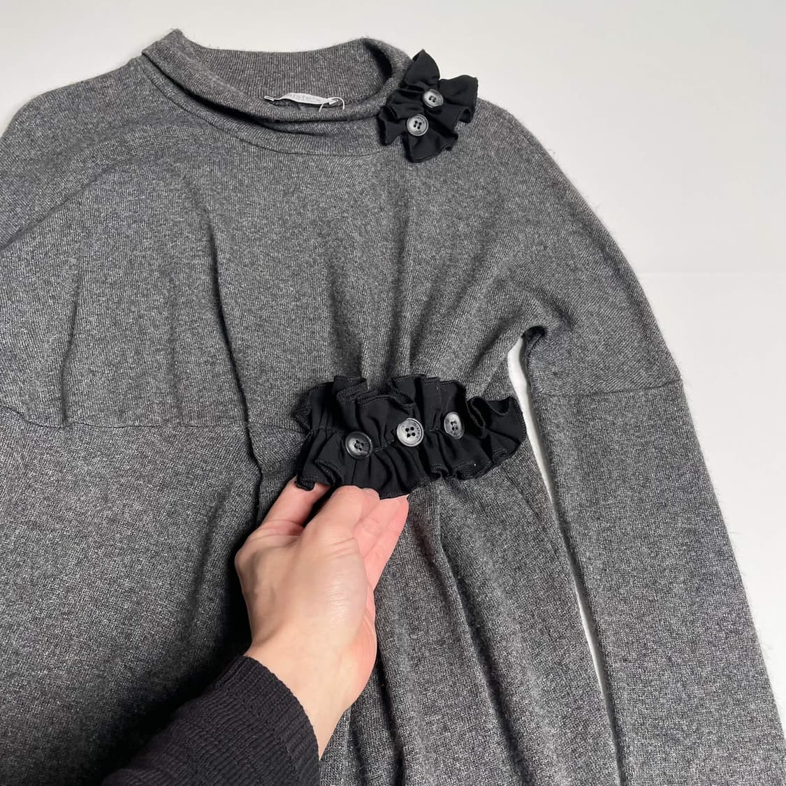 Siste's 셔링 버튼 디테일 앙고라 블렌드 니트 (italy)   상품이미지3