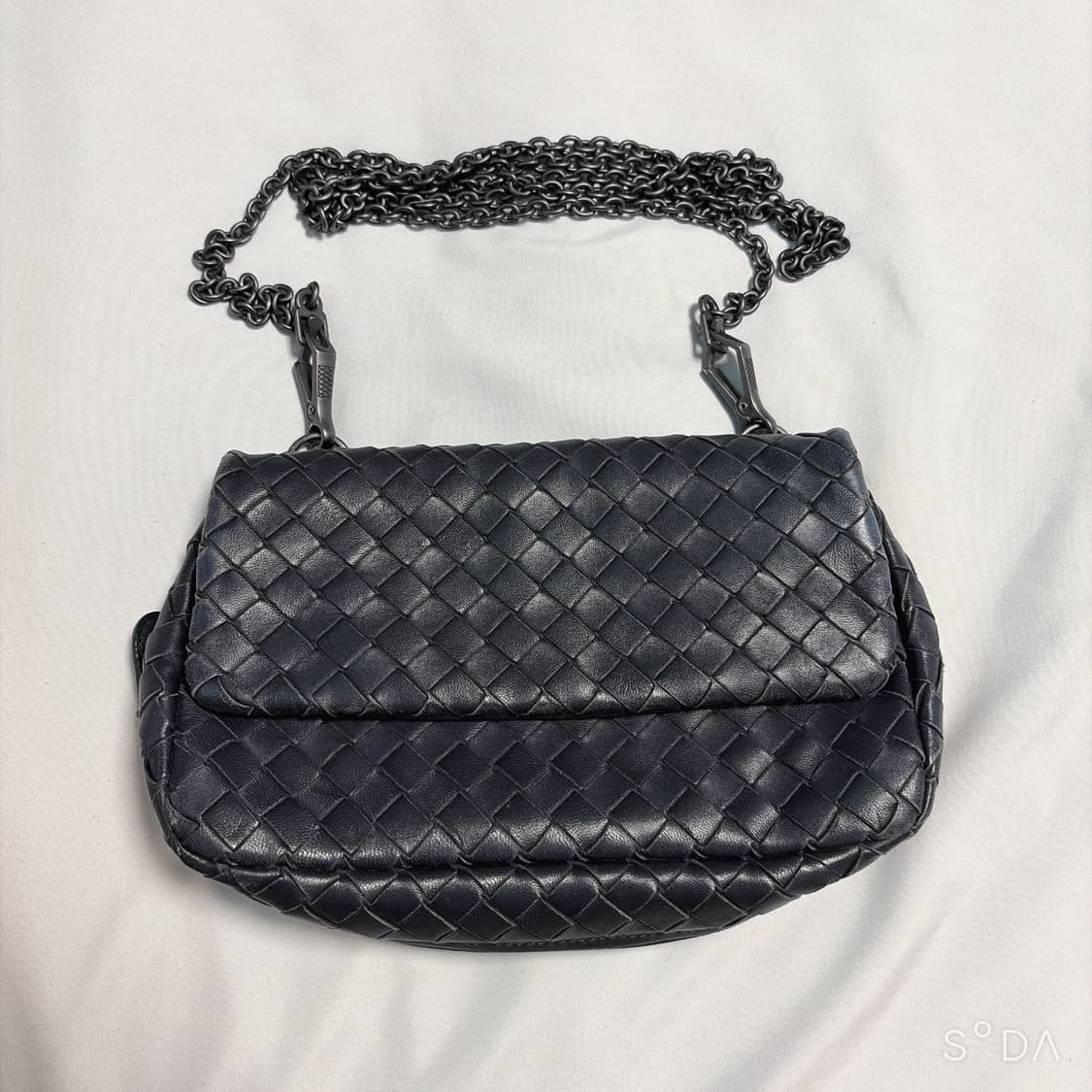 보테가베네타 인트레치아토 체인 크로스백 상품이미지1