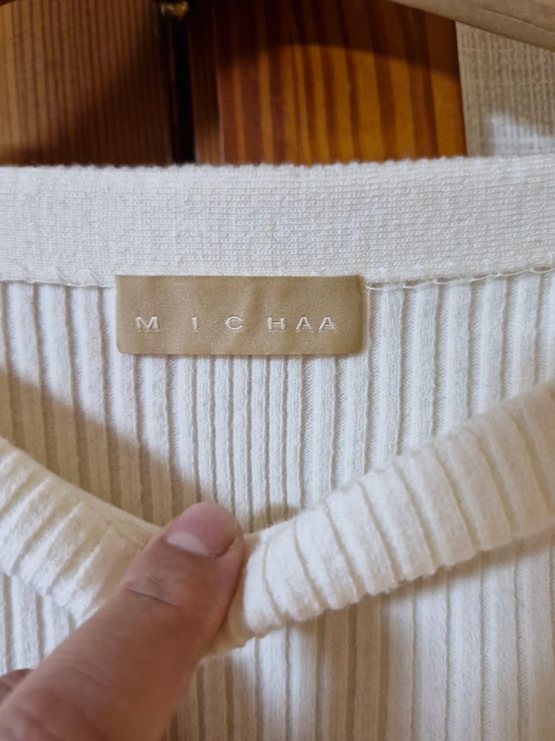 여성 michaa 골드버튼 니트 91사이즈 상품이미지4