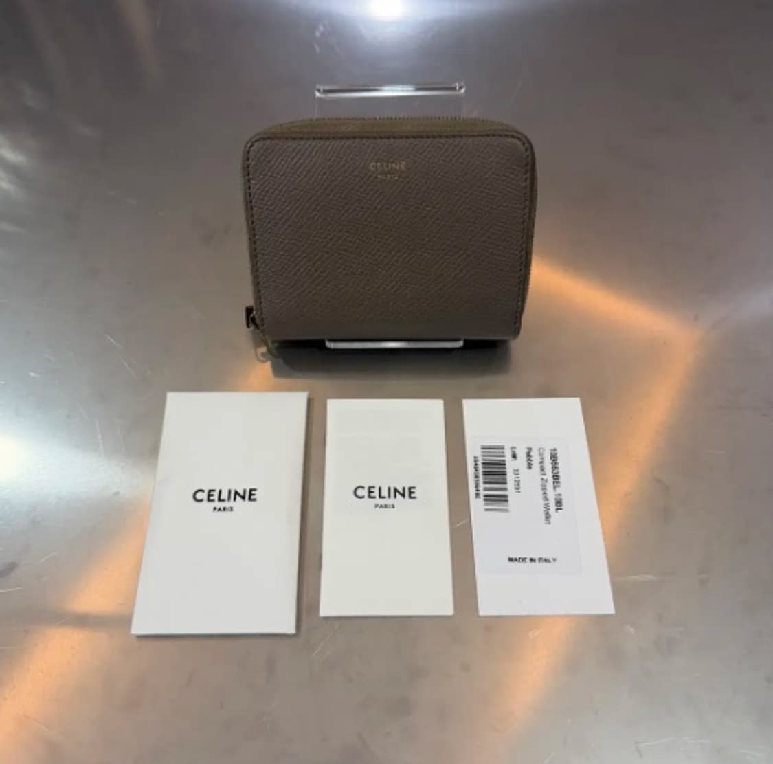 [정품] 셀린느 스몰 지퍼 컴팩트 반지갑 (Taupe / OS) 상품이미지1