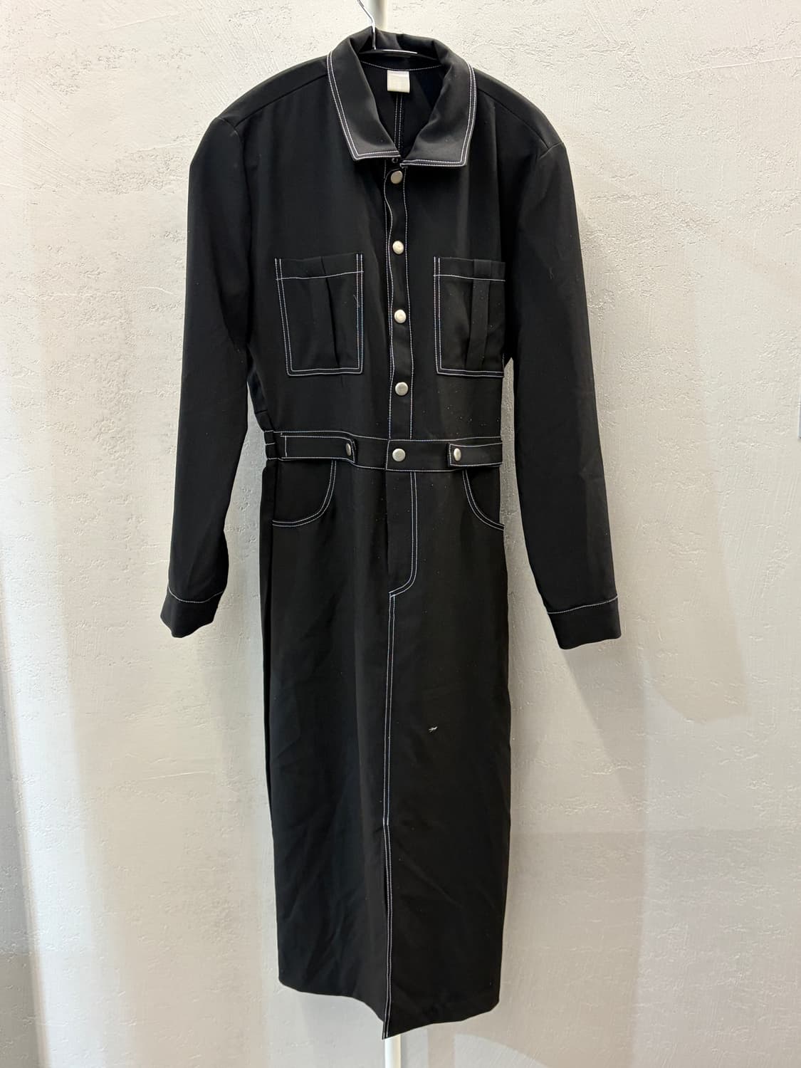 SIENNE 화이트 스티치 블랙 원피스 상품이미지2