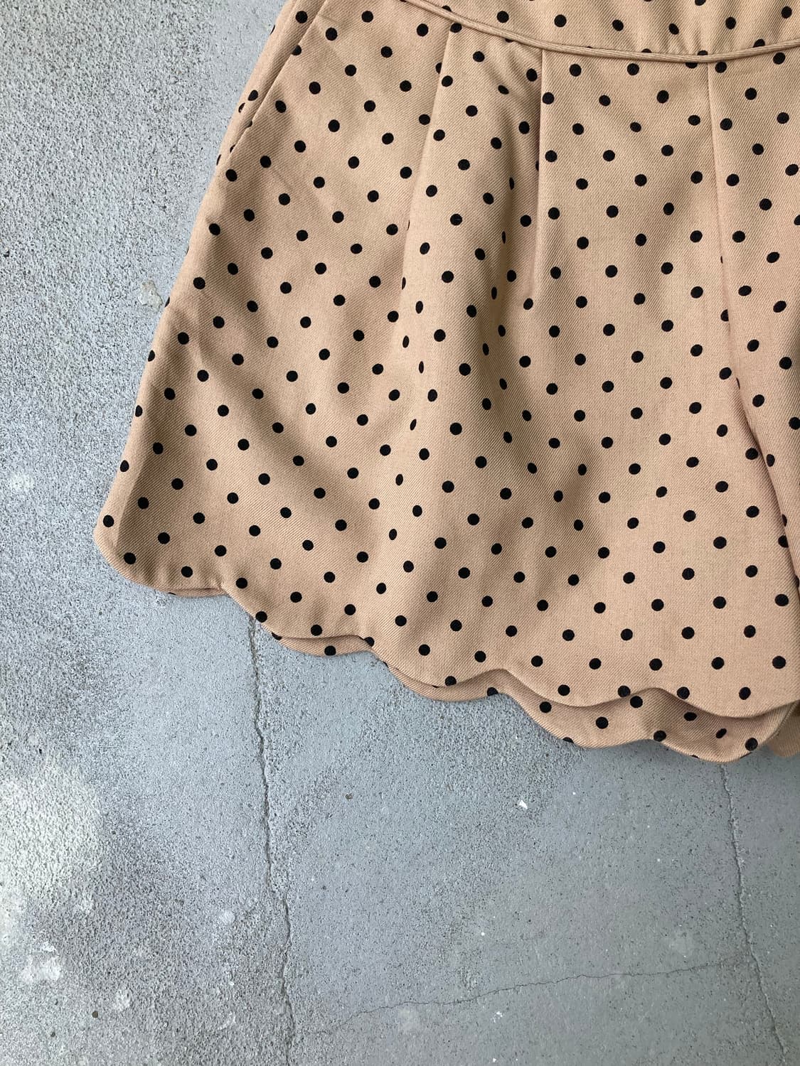 beige polka dot shorts 상품이미지3