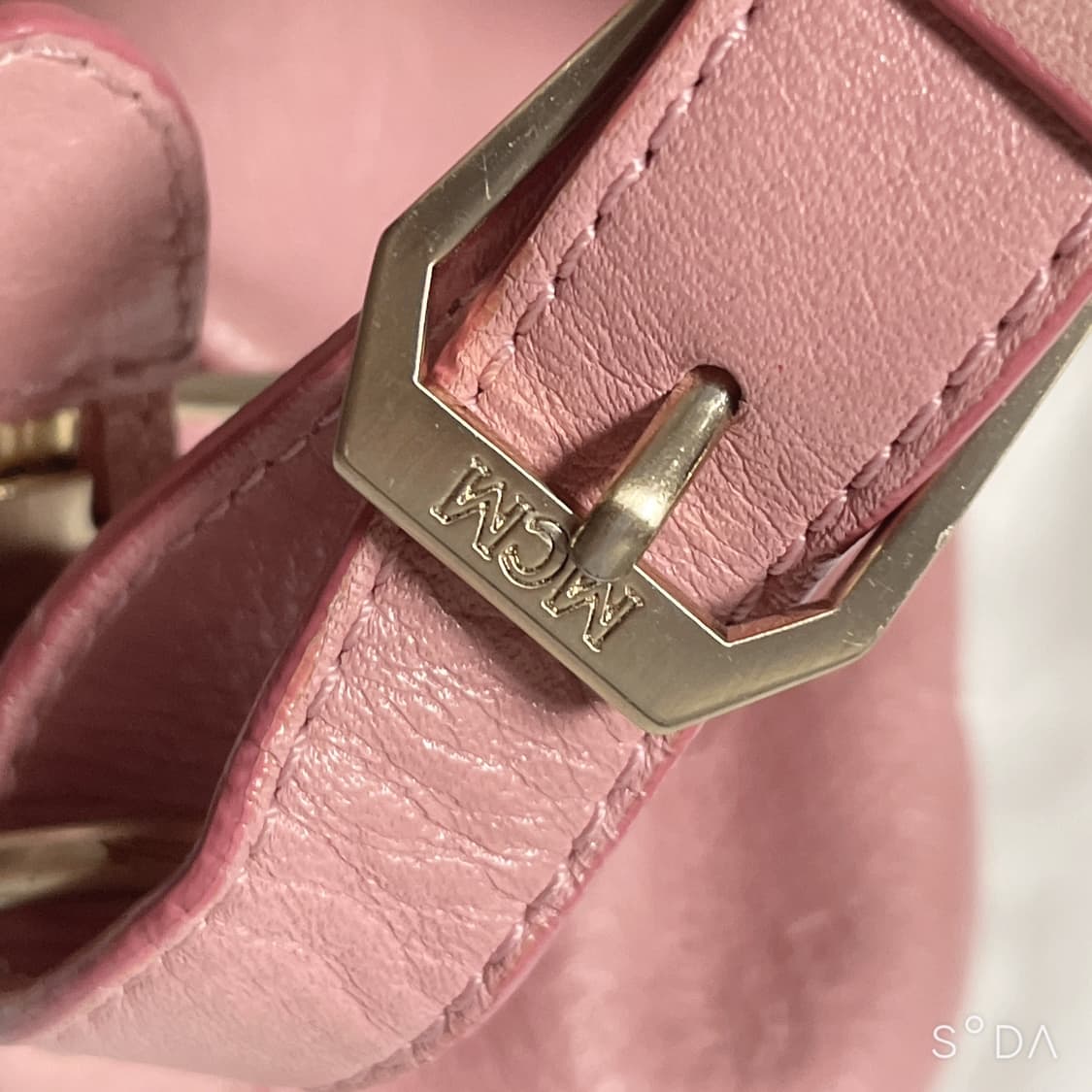 MCM 핑크 크로스백 상품이미지7