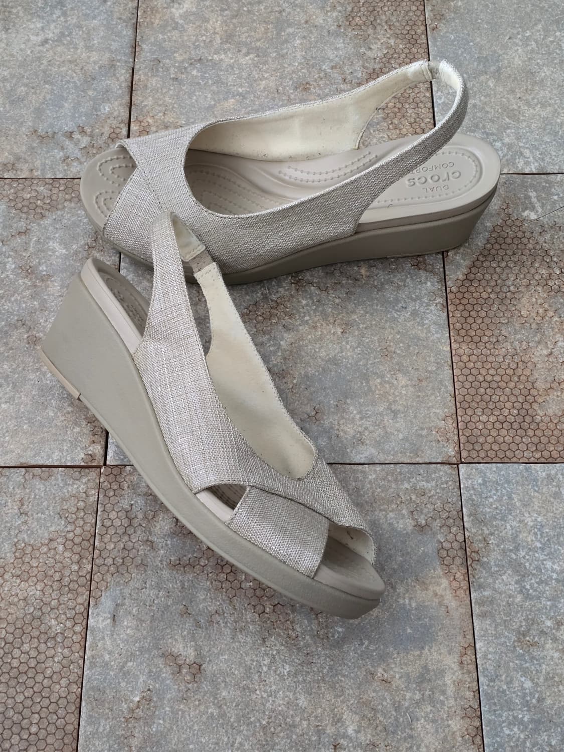 (250)크록스 레이안 쉬머 슬링백 웨지 샌들 상품이미지6