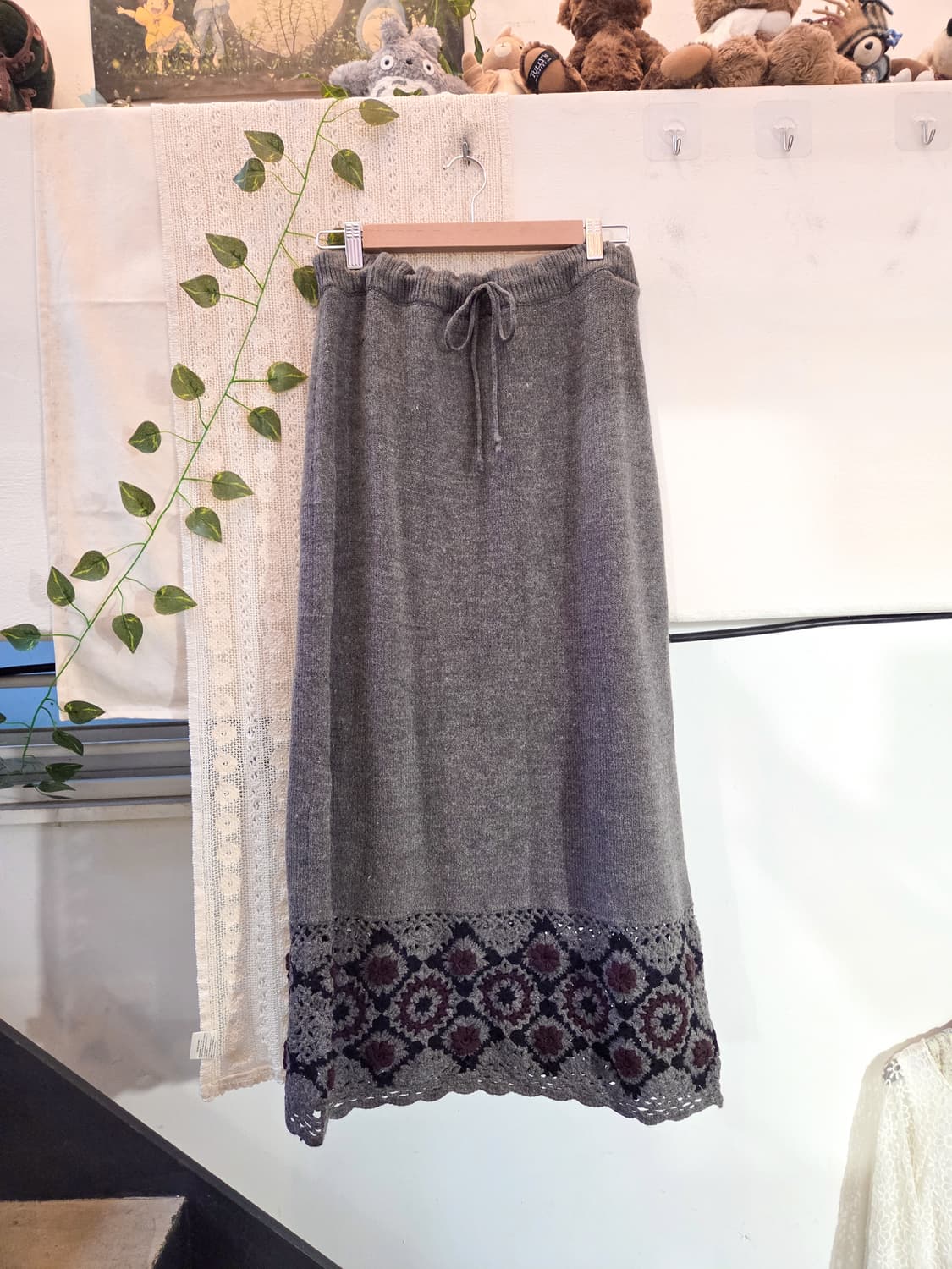 밑단 모티브 니트 롱스커트 상품이미지1