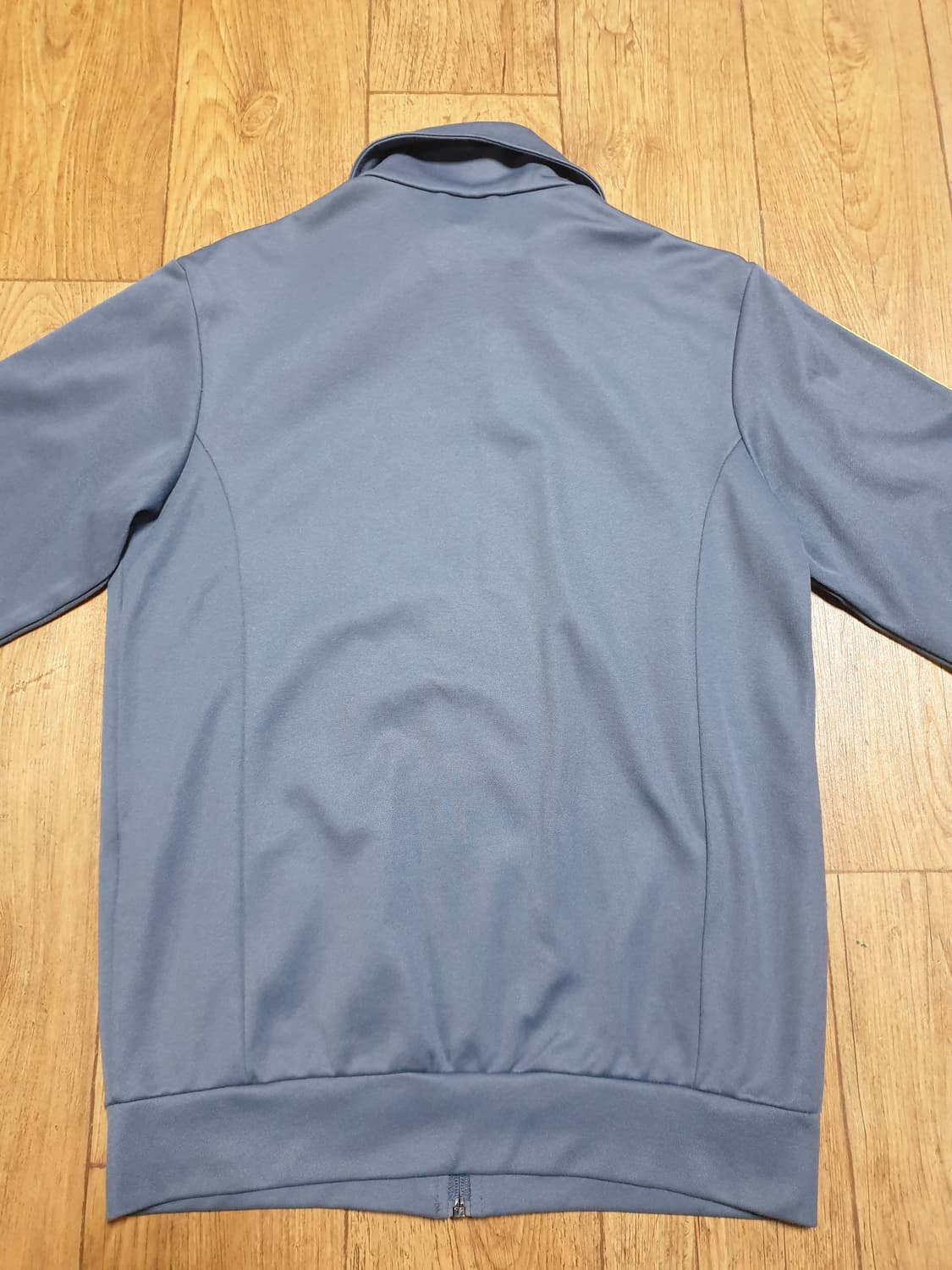 1184 아디다스 운동복 집업 95 사이즈입니다 상품이미지5