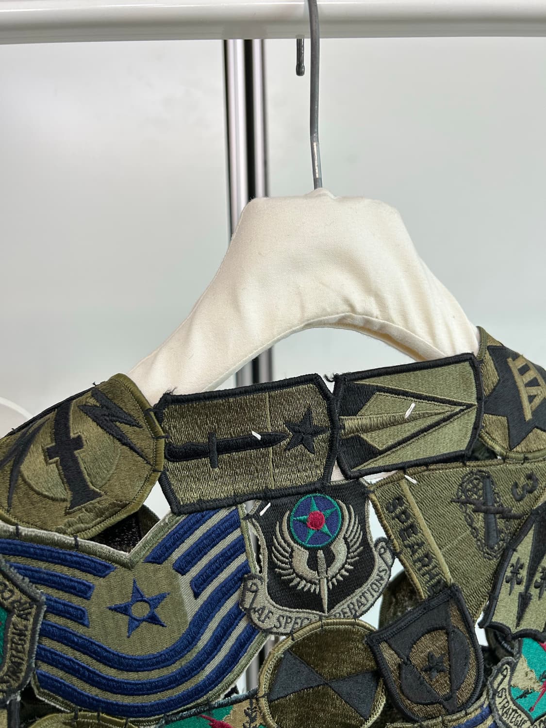 마르지엘라 밀리터리 인시그니아 베스트 상품이미지5