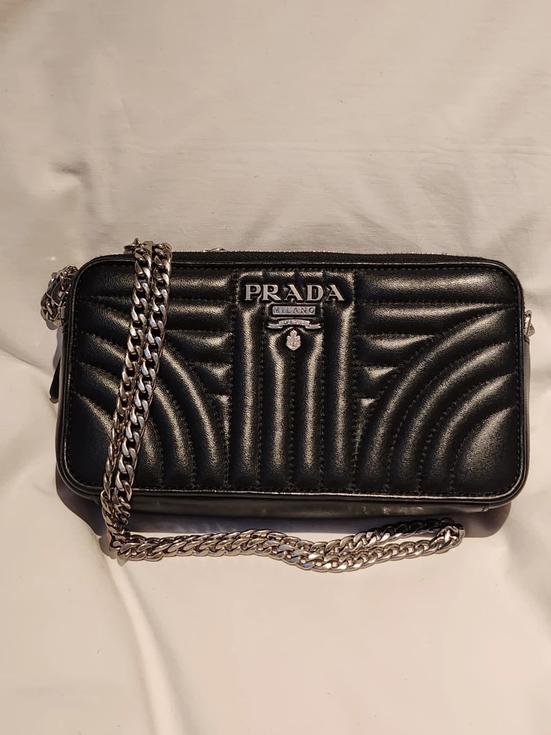 프라다 다이어그램 2zip 크로스백 상품이미지1