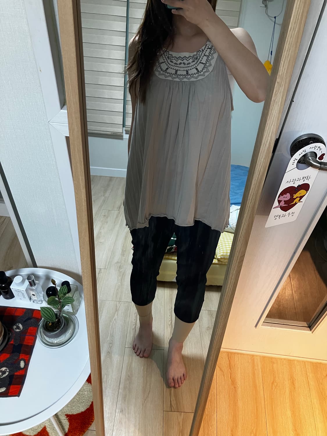 Vintage beige shirred sleveless 상품이미지1