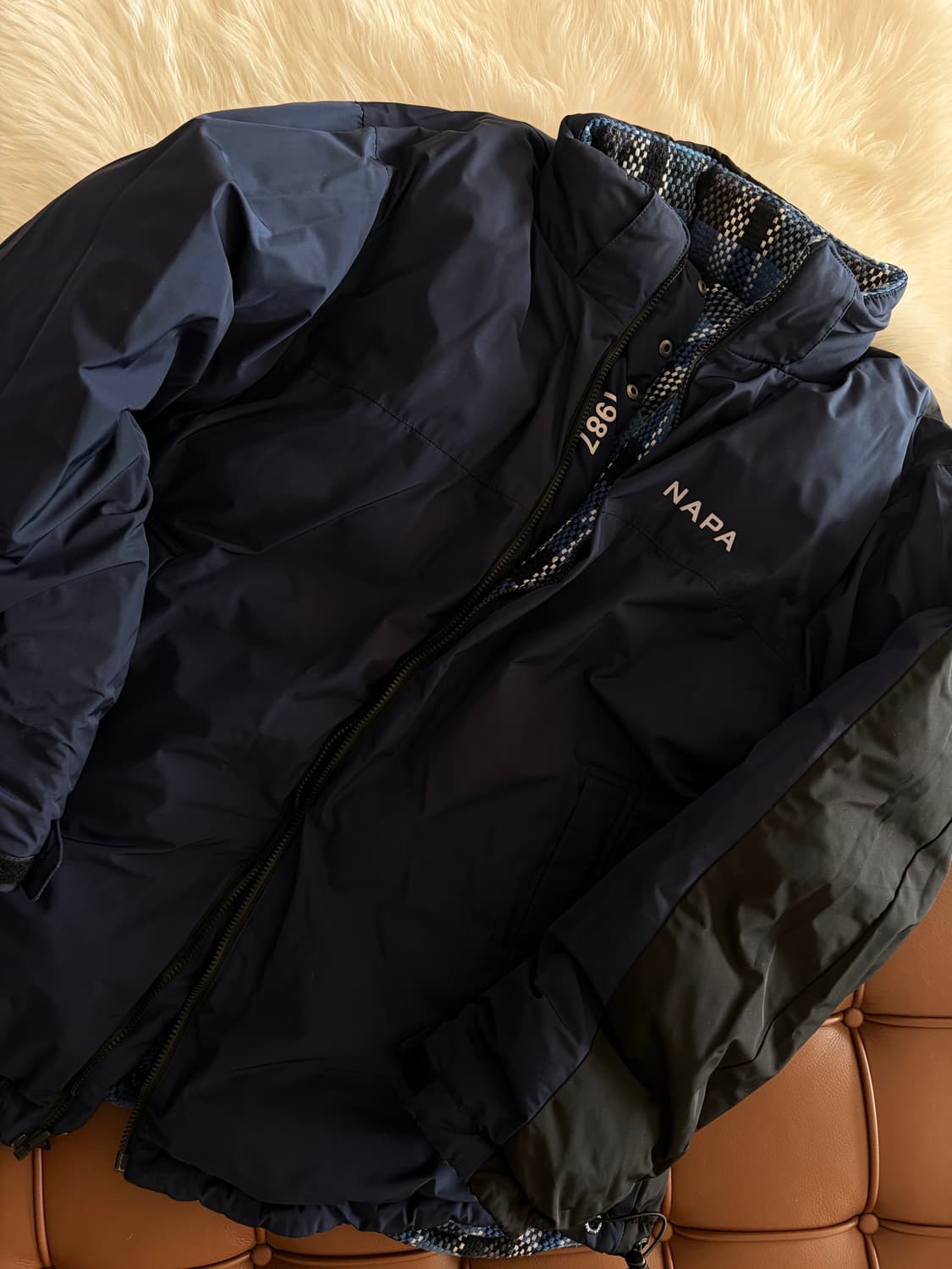 마틴로즈 리버시블 나파패딩 상품이미지3