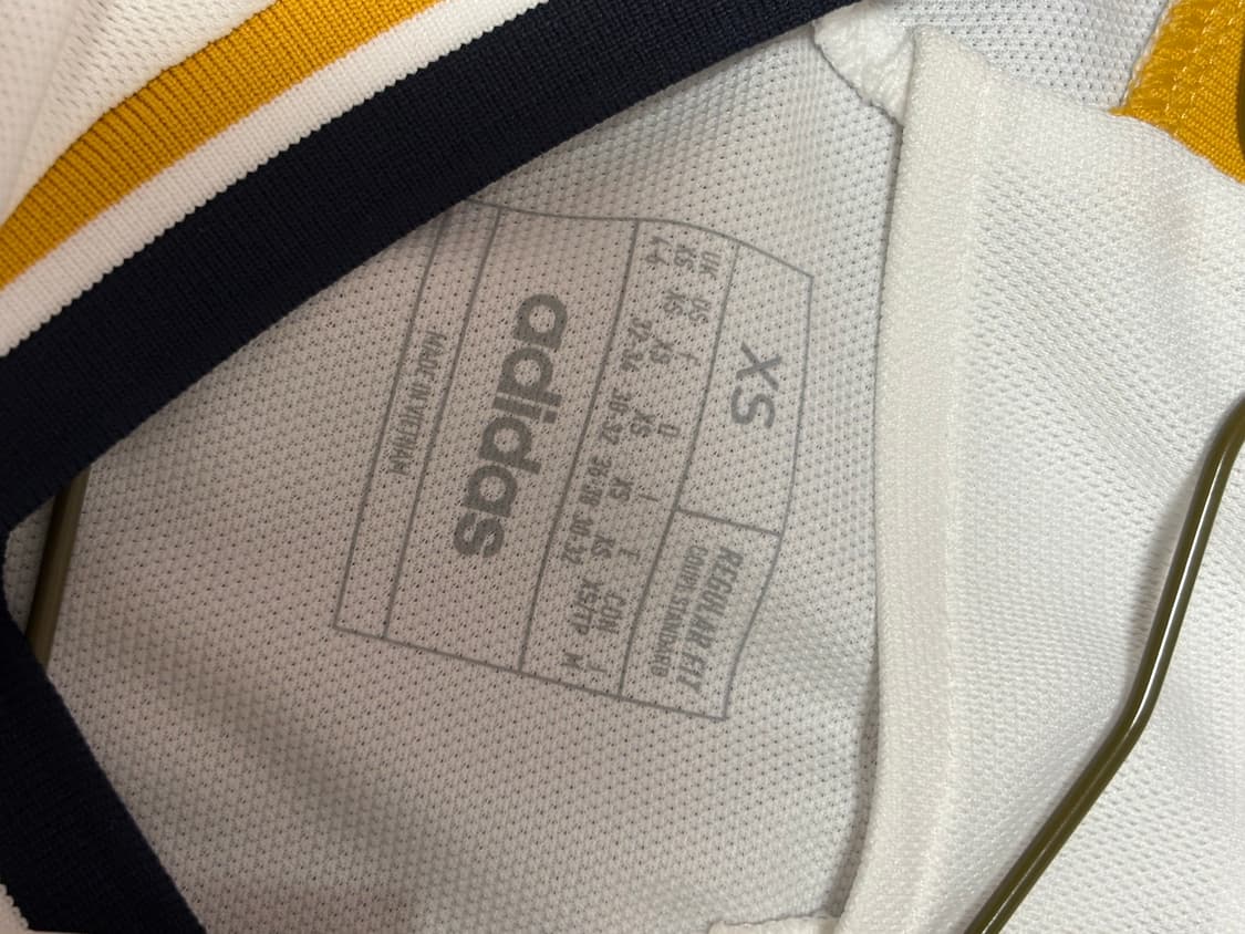 아디다스 레알 마드리드 23/24 홈 유니폼 XS 상품이미지4