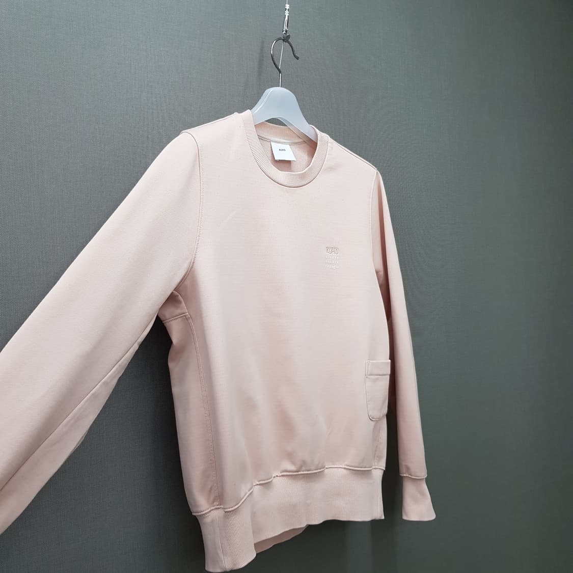KUHO 구호 2022 포켓 디테일 맨투맨 스웻셔츠 s사이즈 상품이미지3